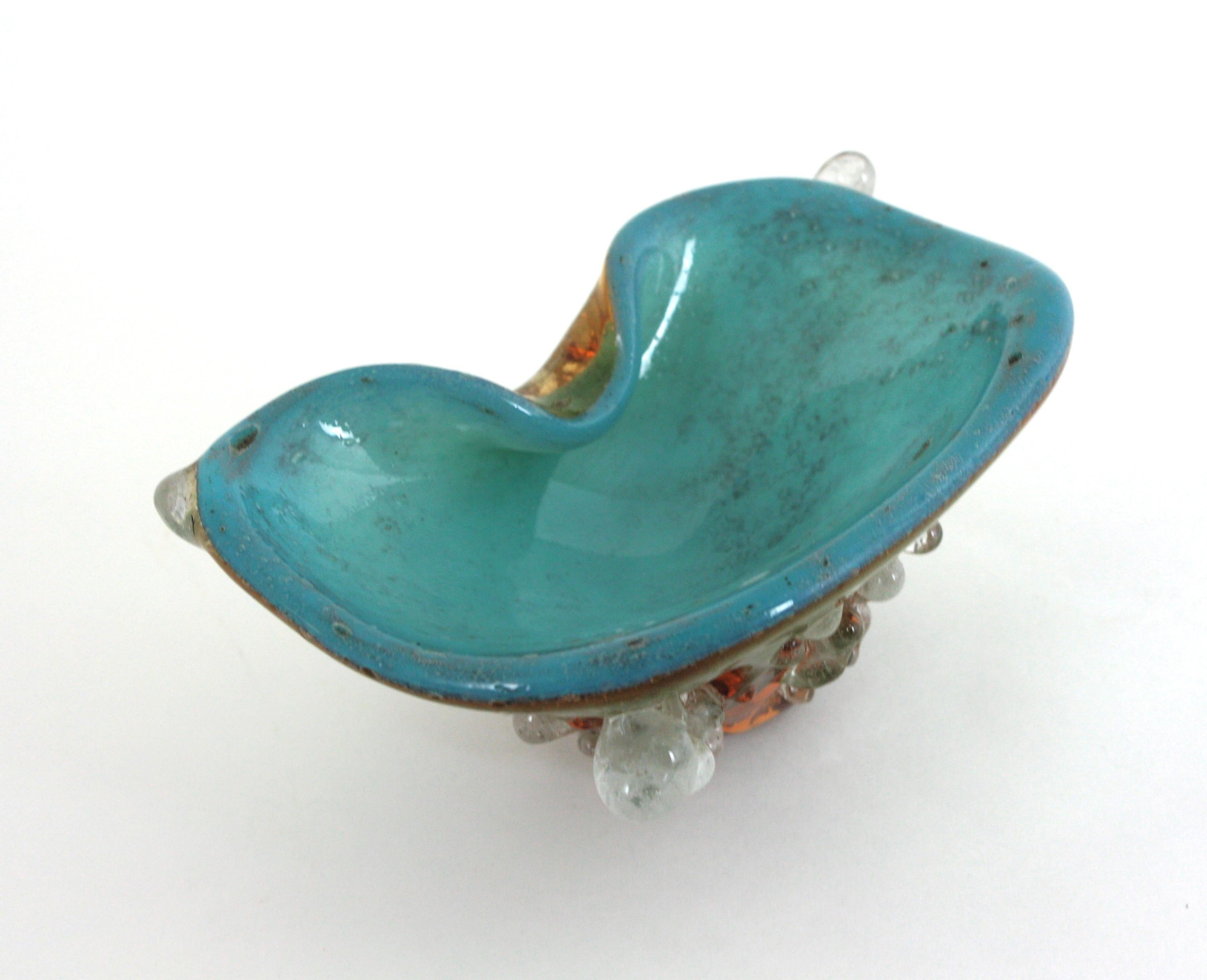 Cuenco orgánico de Murano en vidrio azul turquesa y ámbar con gotas de vidrio aplicadas, años 50 en venta 2