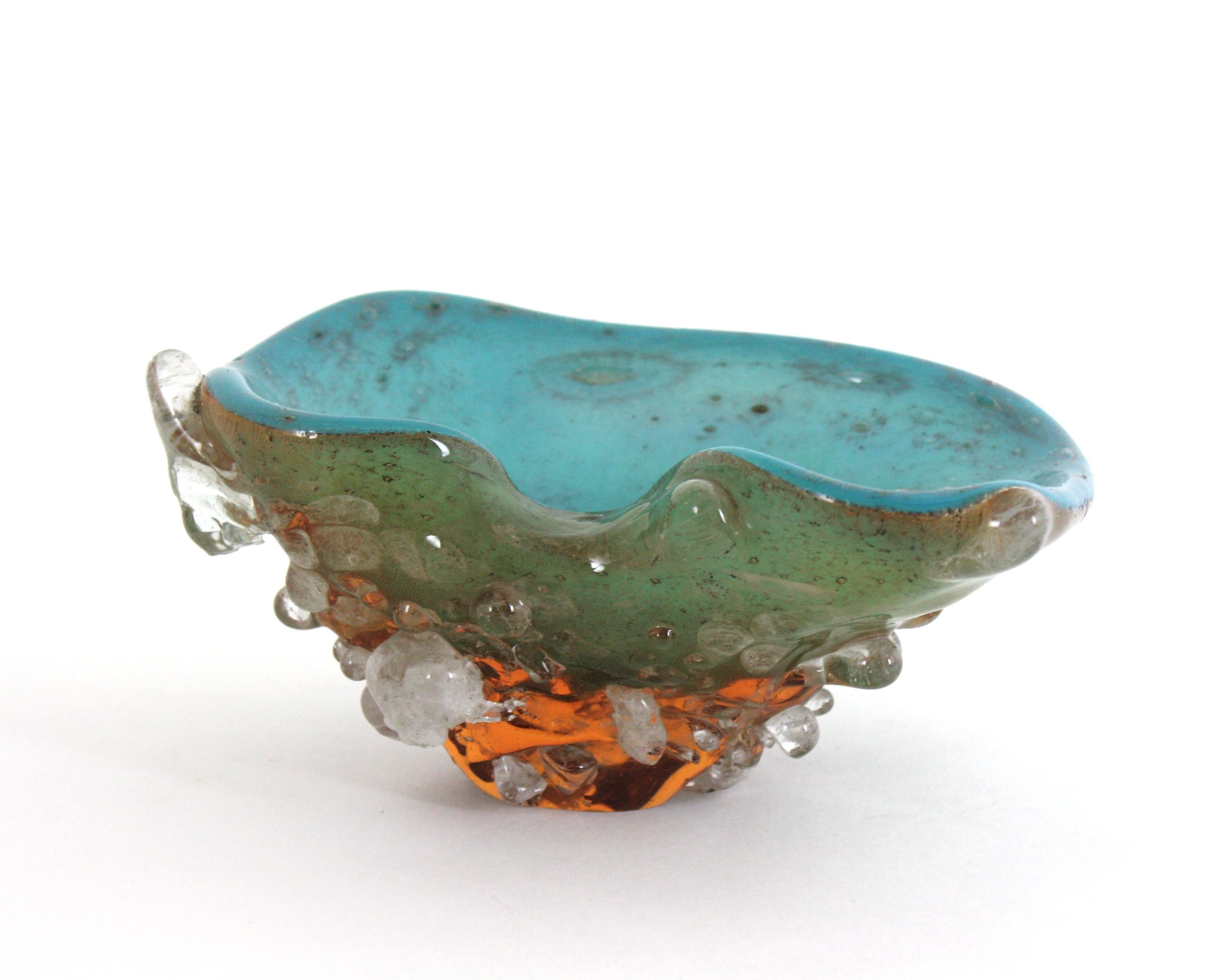 Cuenco orgánico de Murano en vidrio azul turquesa y ámbar con gotas de vidrio aplicadas, años 50 en venta 6