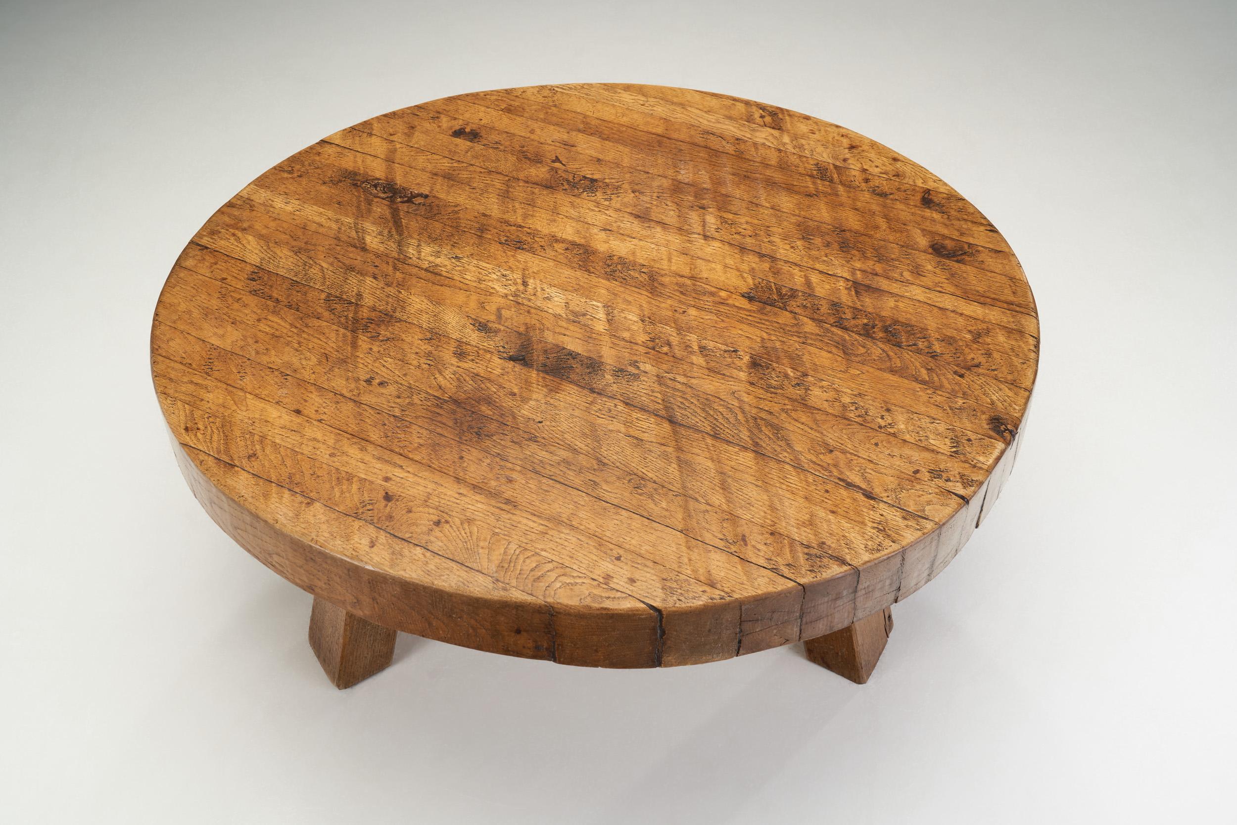 Mid-20th Century Organic Oak Coffee Table with Three Legs, Europe ca 1950s