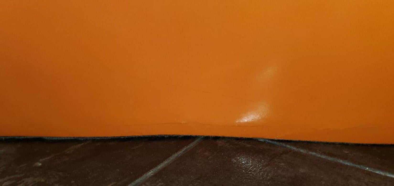 Bureau de style BAOBAB en fibre de verre orange organique attribué à Philippe Starck en vente 6