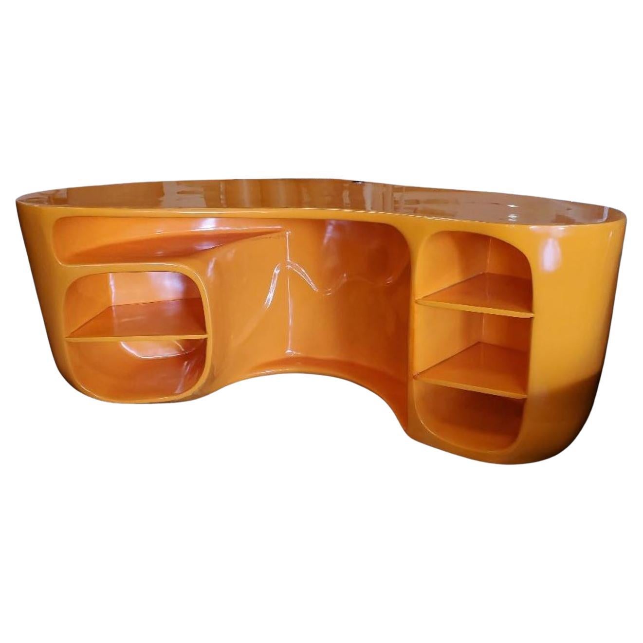 Bureau de style BAOBAB en fibre de verre orange organique attribué à Philippe Starck en vente