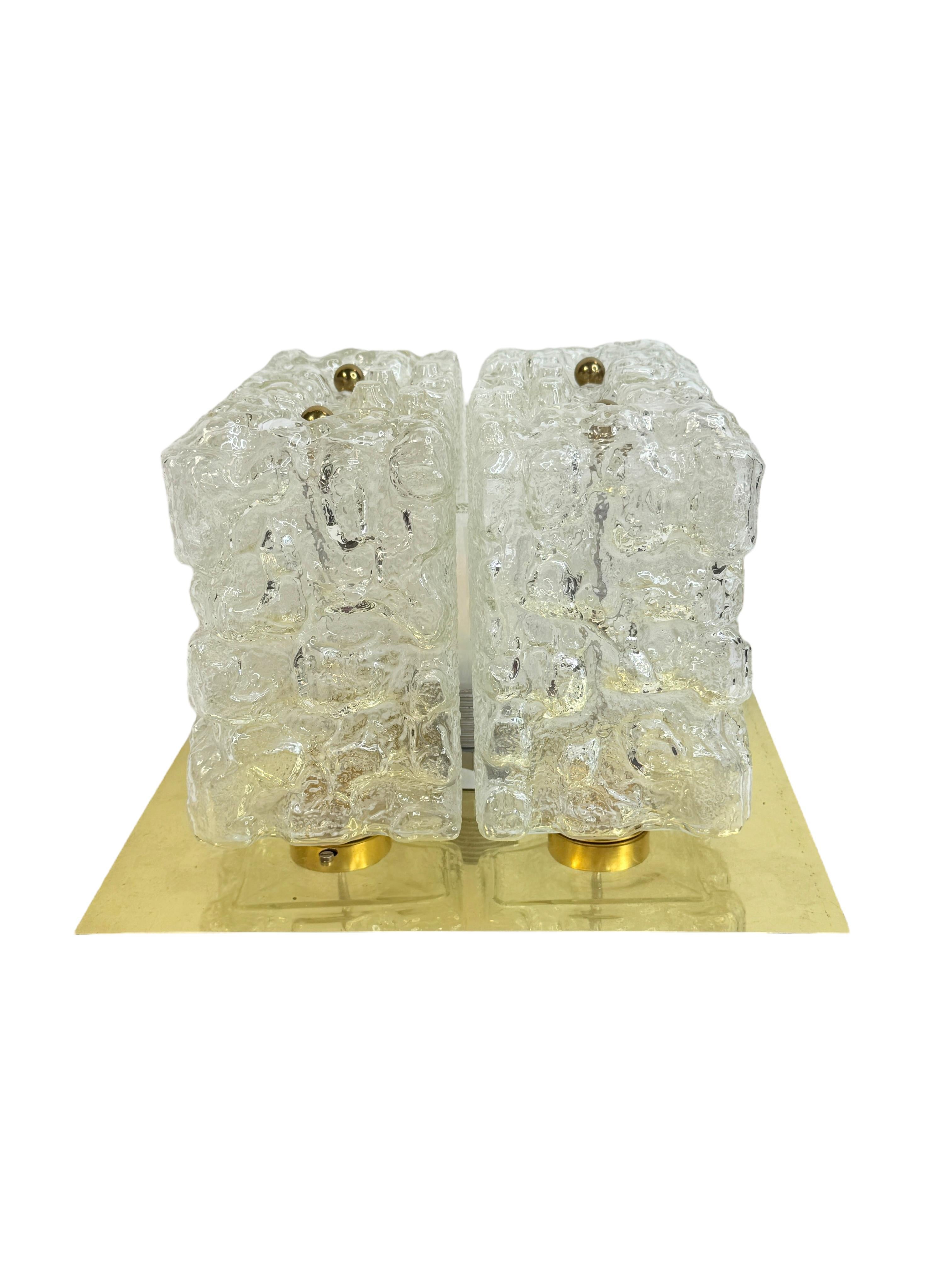 Plafón empotrable Limburg de latón y cubo de cristal con motivos orgánicos, años 70 finales del siglo XX en venta