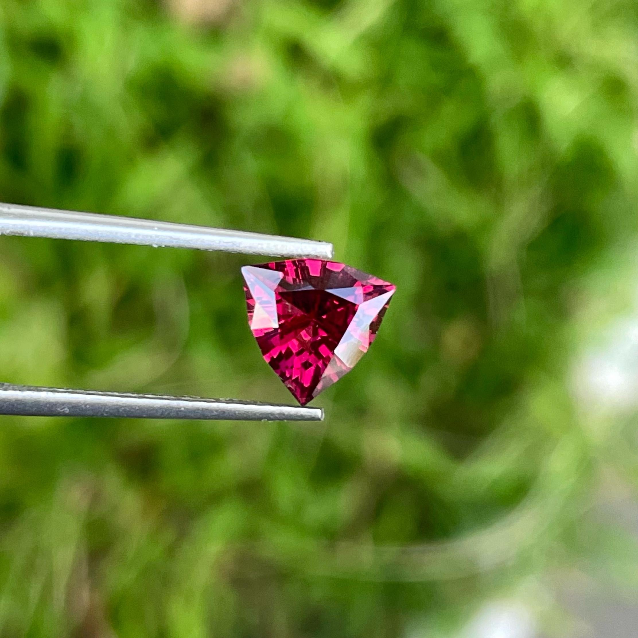 Modern Organic Pinkish Red Rhodolite Garnet 1.40 carats Trilliant Cut Madagascar's Gem For Sale