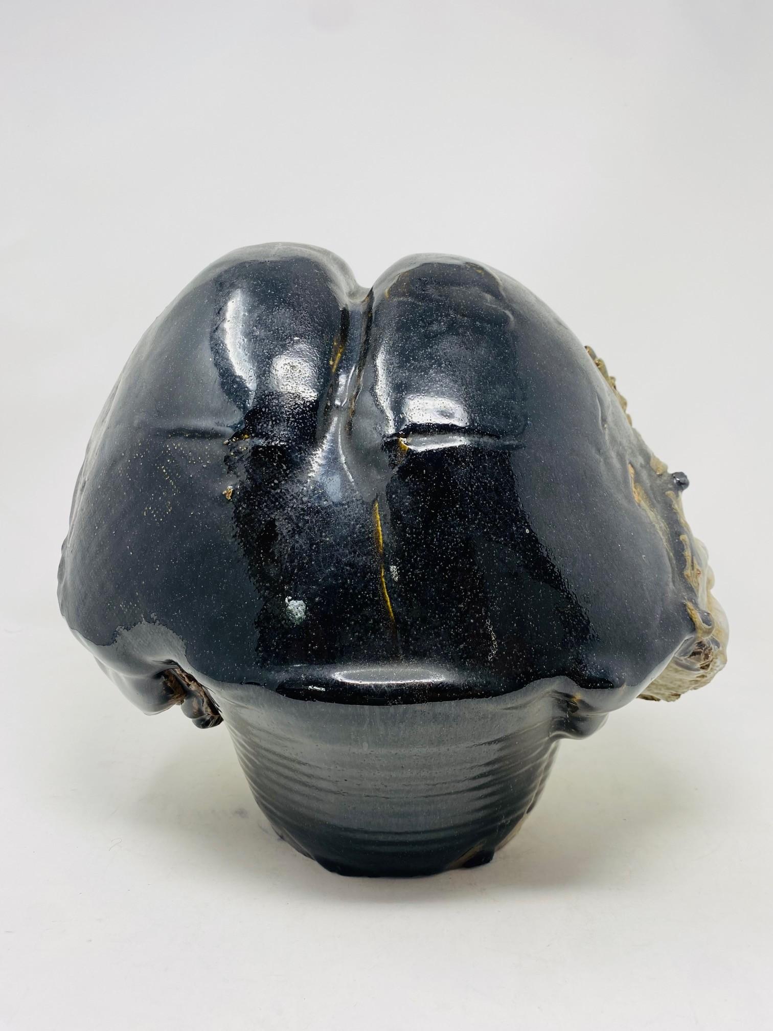 Surrealistische Keramik-Skulptur der Organischen Postmoderne (amerikanisch) im Angebot