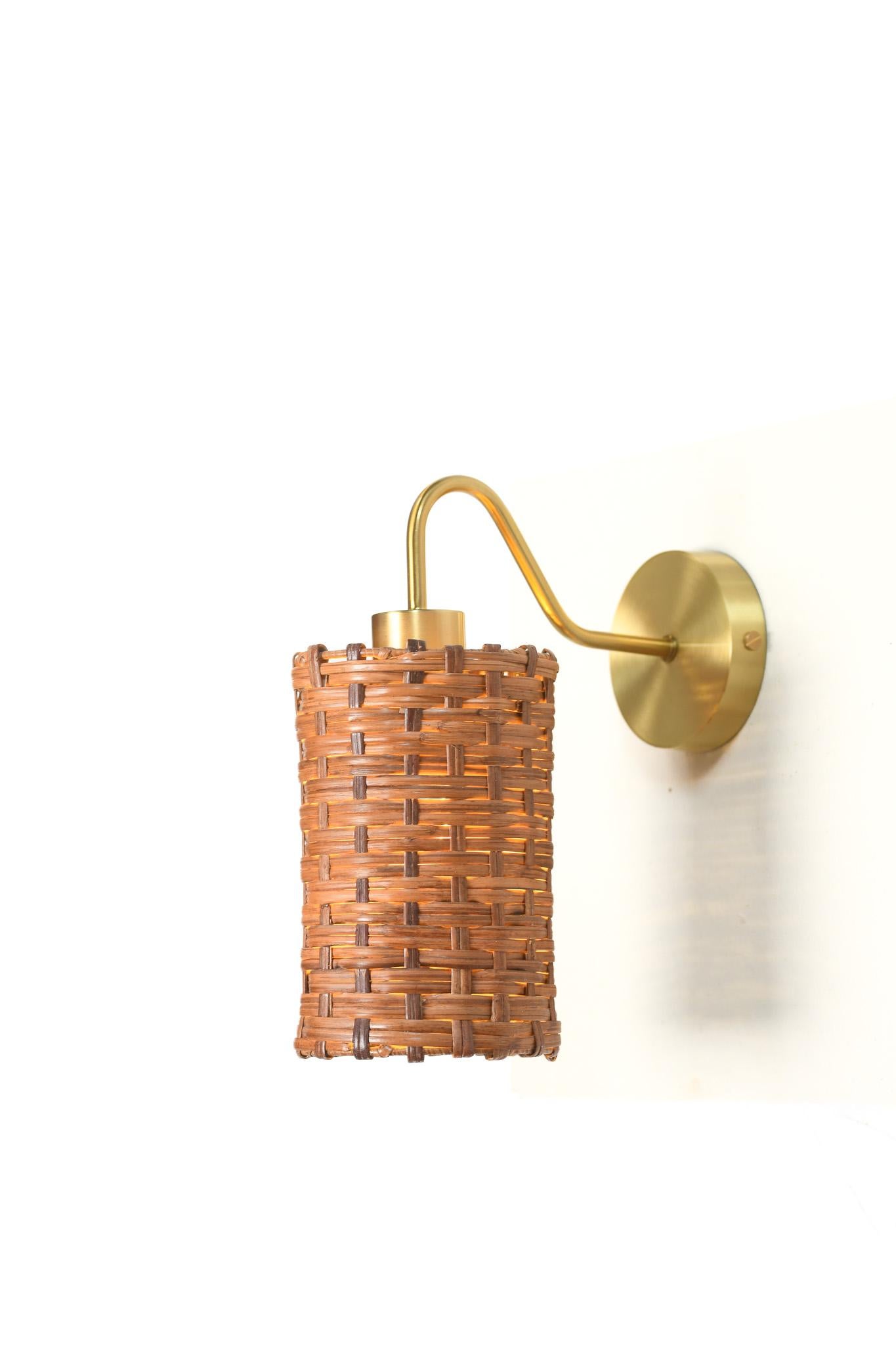 Organic Rattan & Brass Sconce In New Condition For Sale In Oxford, GB