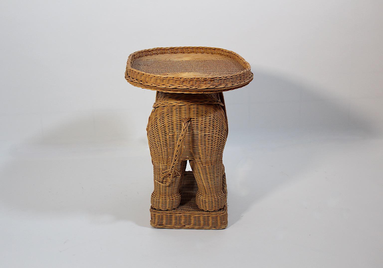 Organic Rattan Vintage Side Table Tray Table Elephant 1970s  For Sale 3