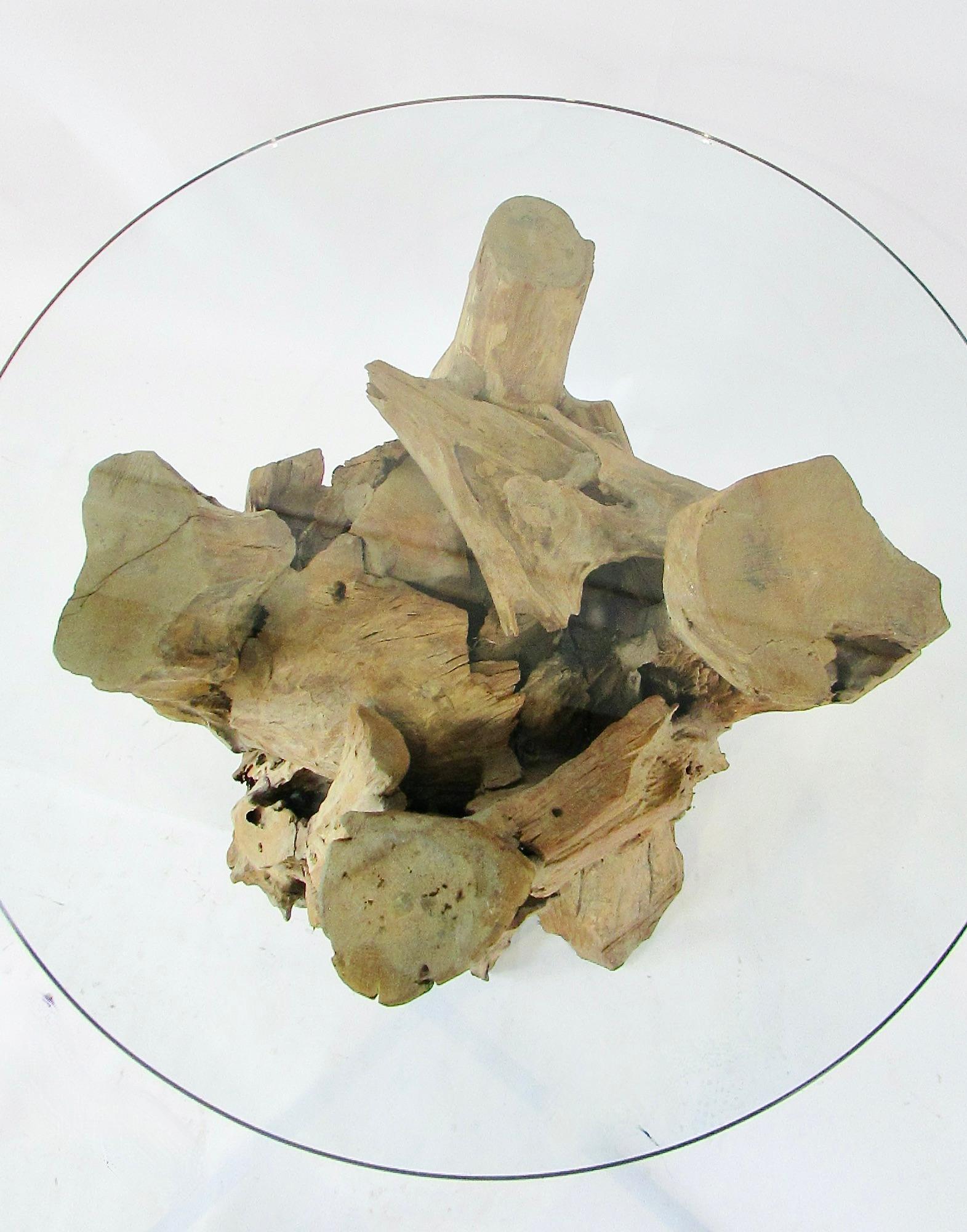 Raíz cruda ecológica y madera de deriva  mesa auxiliar escultura siglo XX en venta