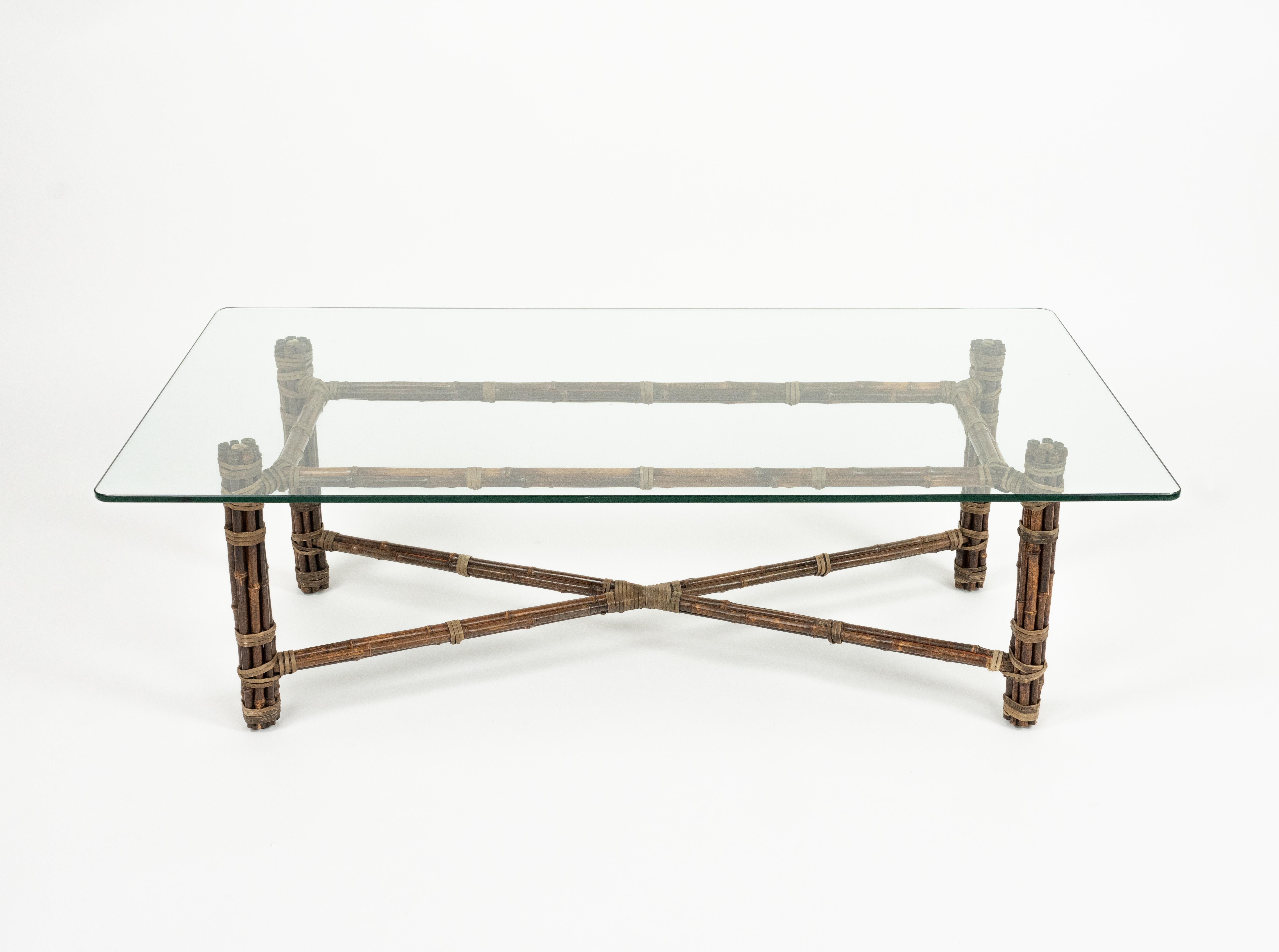 Table basse rectangulaire en bambou, cuir et verre par McGuire, 1970 en vente 9