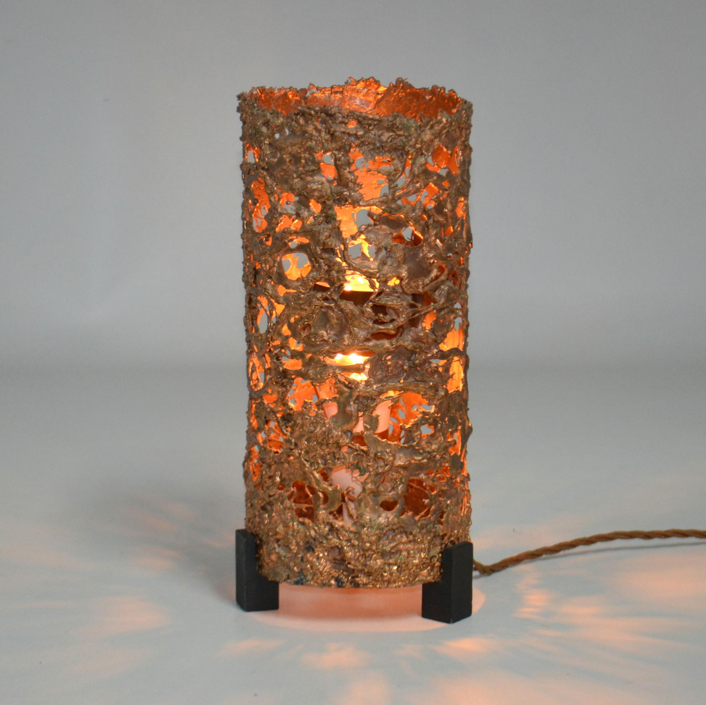 Late 20th Century Organic Relief Copper Table Lamp by Aimo Tukiainen Finland, 1960's For Sale