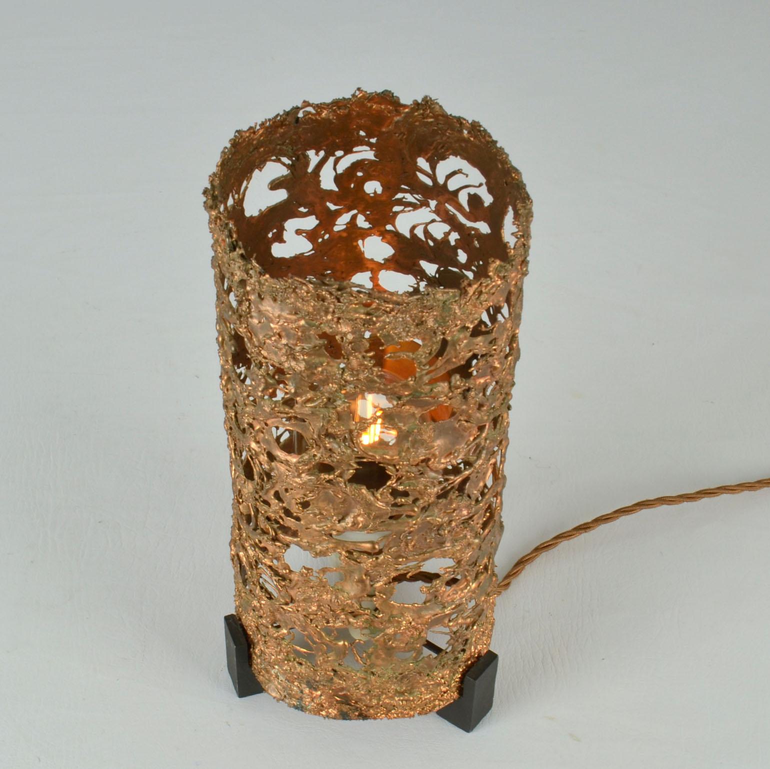 Organic Relief Copper Table Lamp by Aimo Tukiainen Finland, 1960's For Sale 1