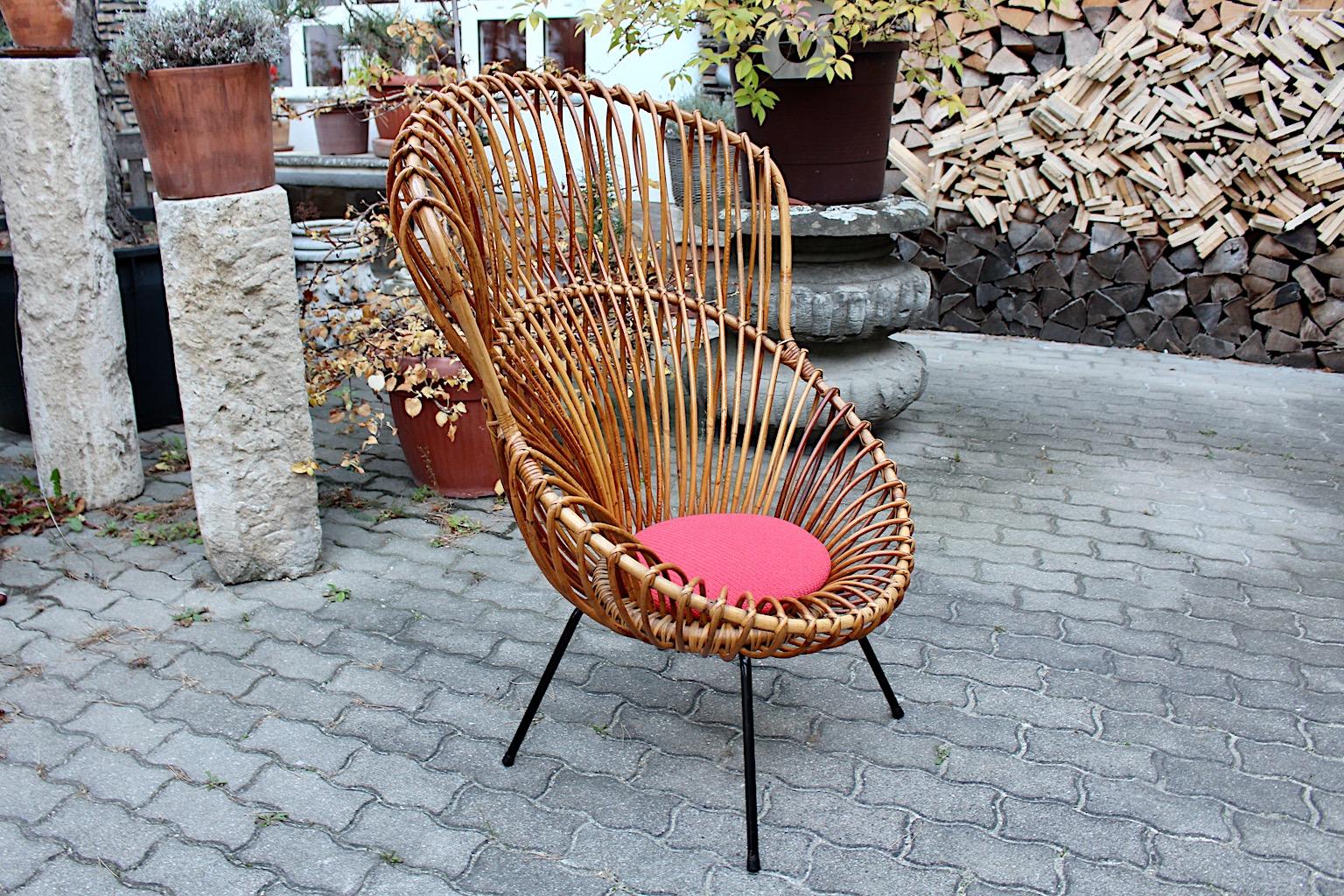 Organic Riviera Style Vintage Rattan Lounge Chair Franco Albini 1950s Italy In Good Condition For Sale In Vienna, AT