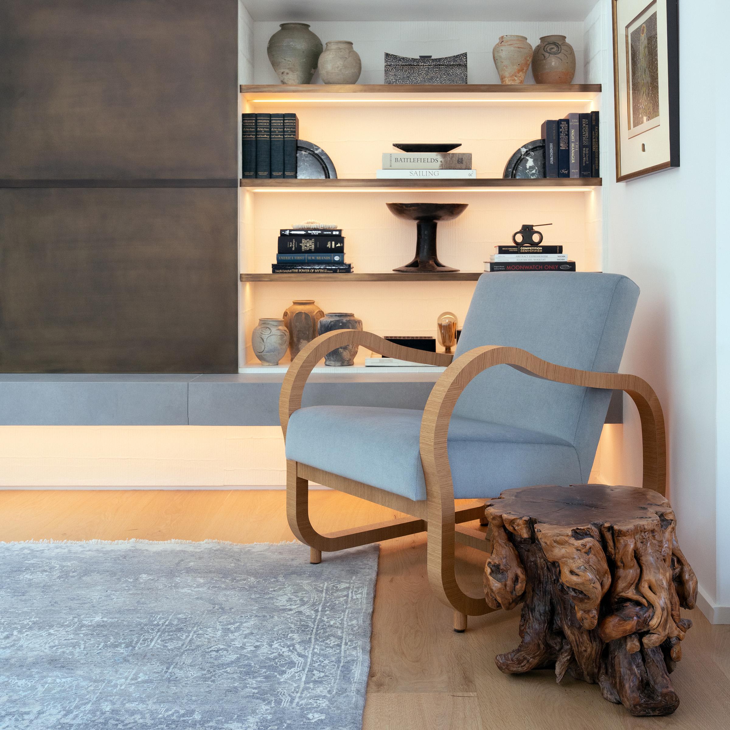The organic form of this rootwood side table would have appealed to the refined tastes of Ming and Qing dynasty literati, who favored natural formations with sinuous contours and wild, untamed beauty. The low table follows the gnarled roots of an