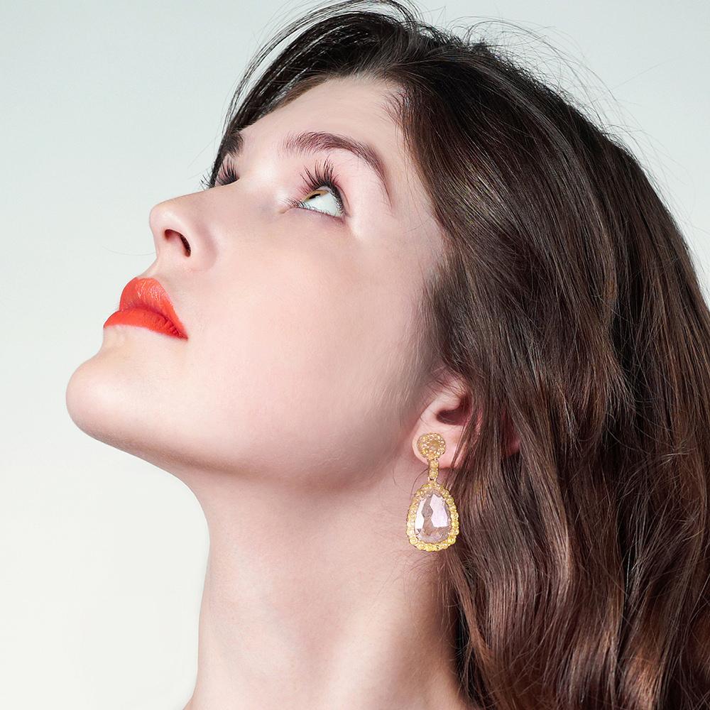 18kt:6.10gms, D:10.47cts