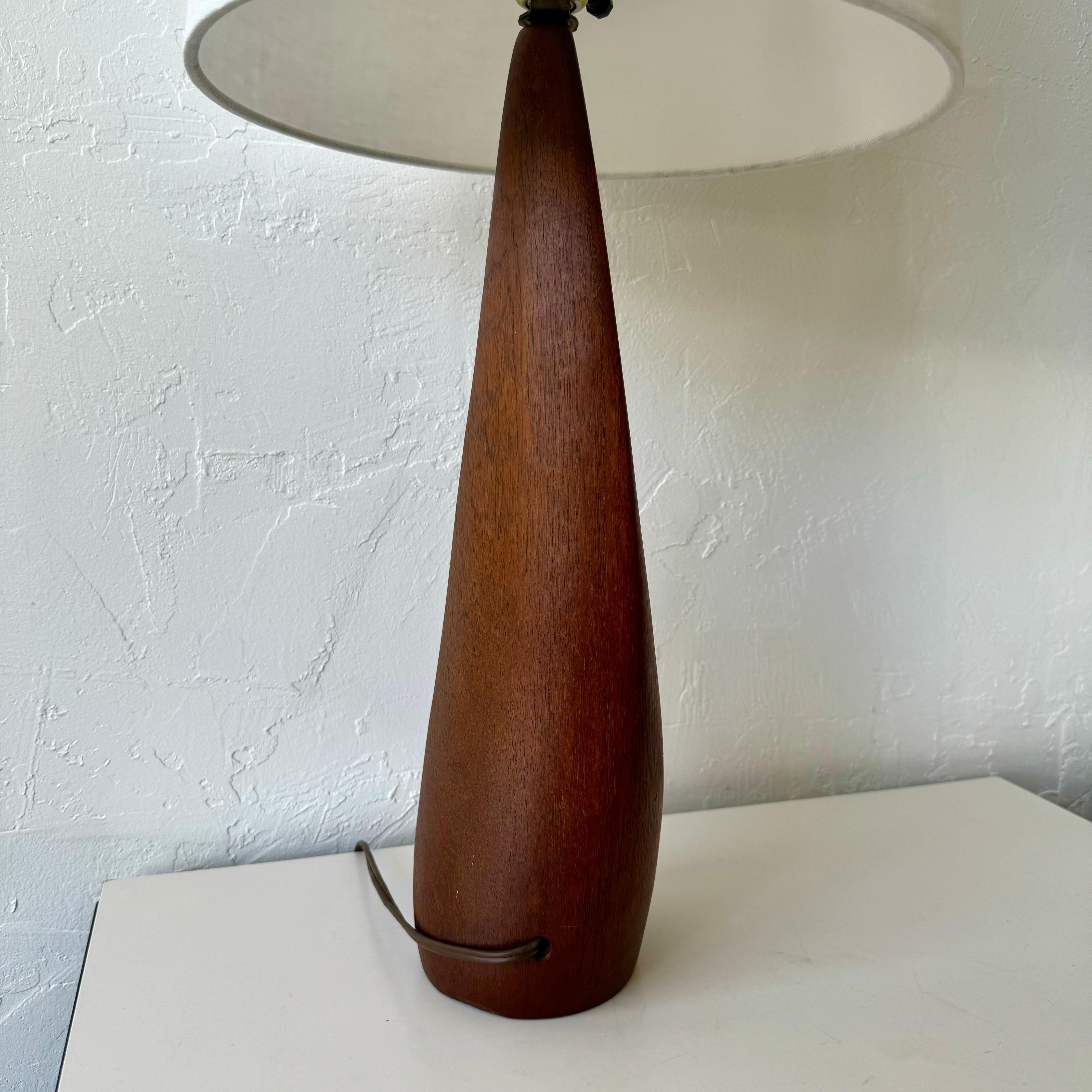 Lampade organiche scolpite in teak di Ernst Henriksen In condizioni buone in vendita a Springfield, OR
