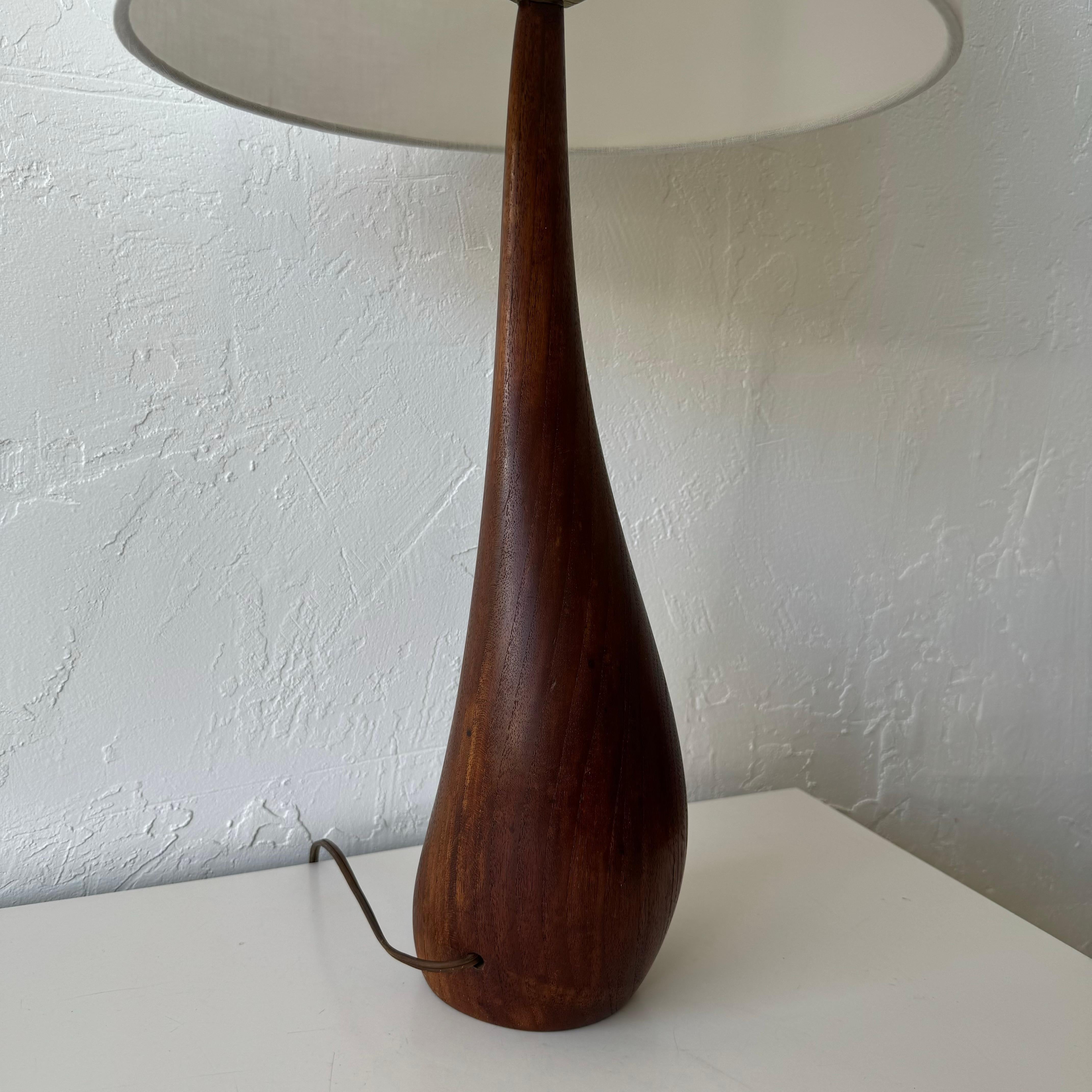 Lampade organiche scolpite in teak di Ernst Henriksen in vendita 1
