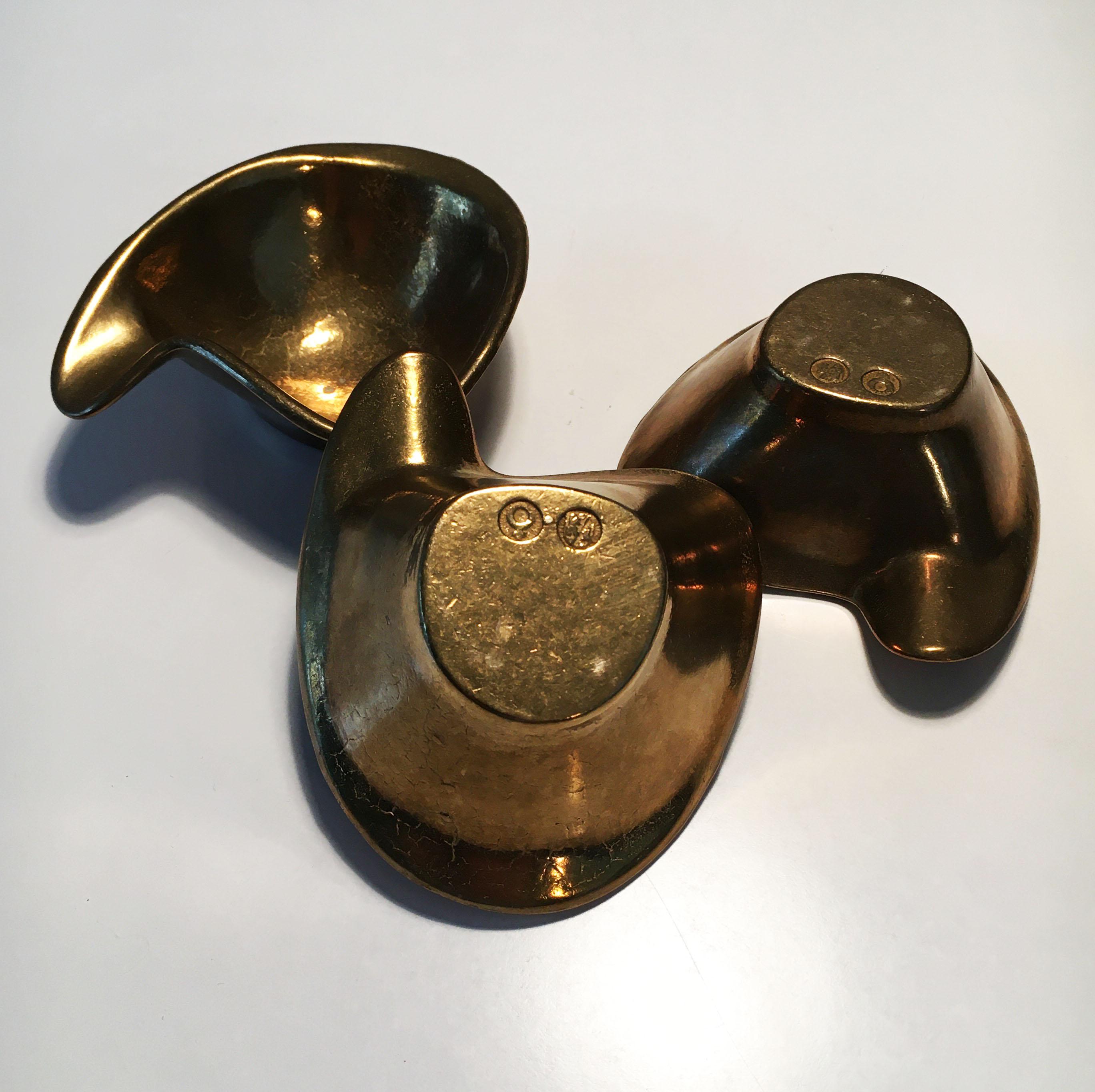 Organic Sculpted Vintage Brass Nesting Ashtrays Set of Three, Austria, 1950s 5