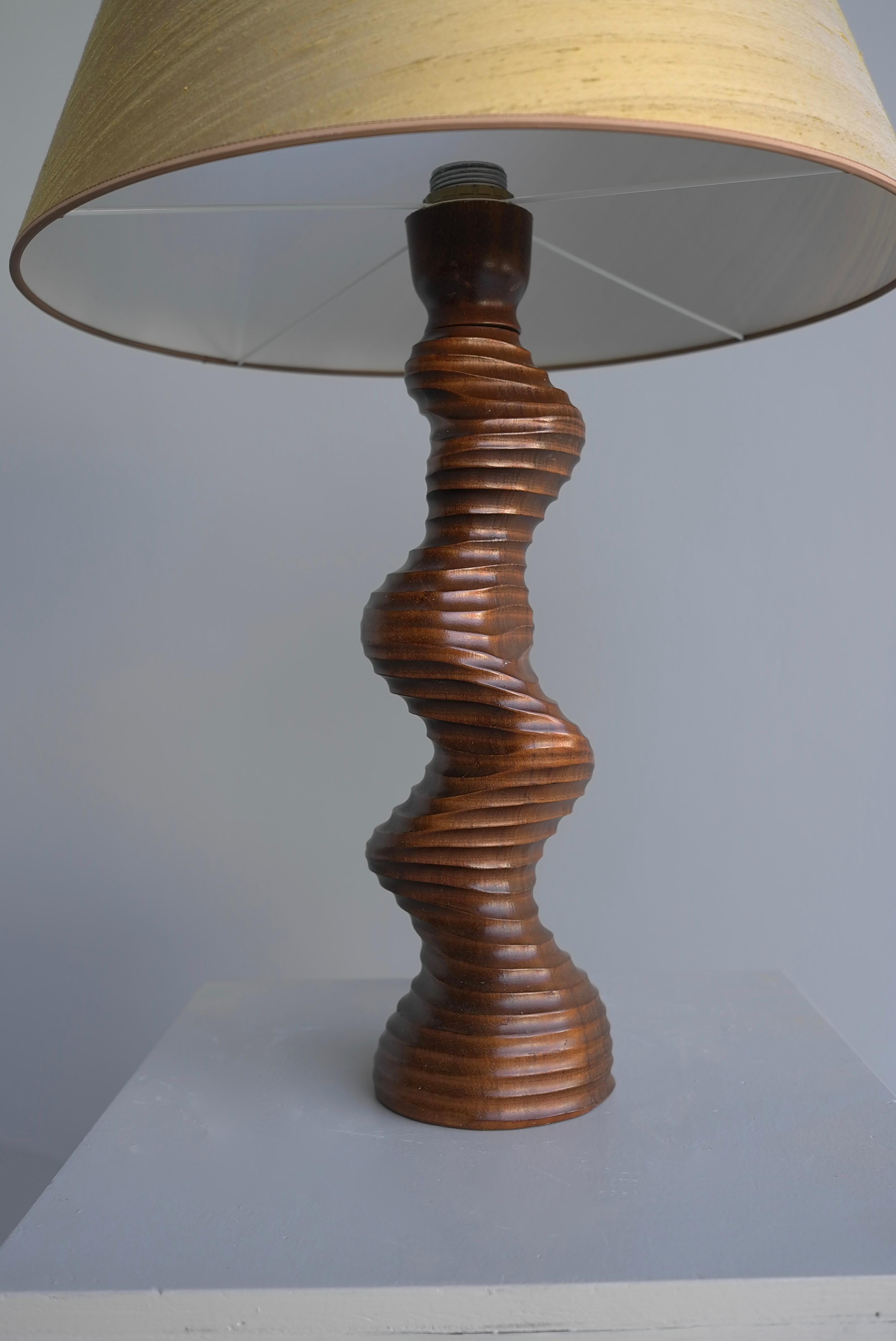 Mid-Century Modern Organic Sculptural Wooden table lamp with Green Silk Shade, 1960's For Sale
