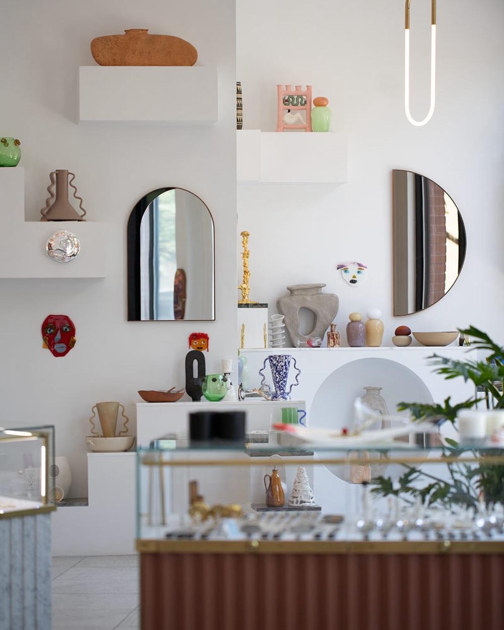 Grand vase en céramique orange vif de forme organique, Willem Van Hooff en vente 2