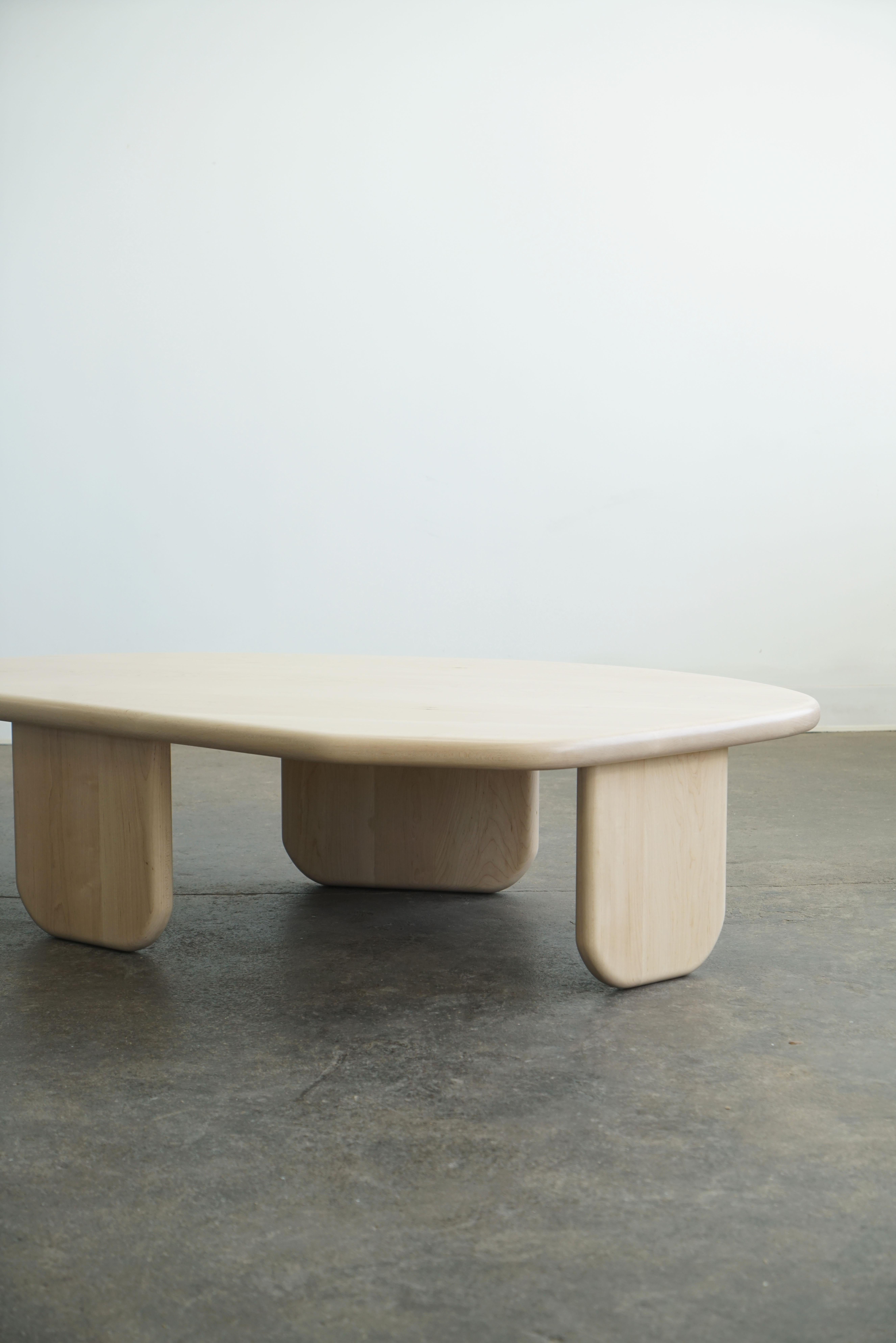 table basse forme feuille