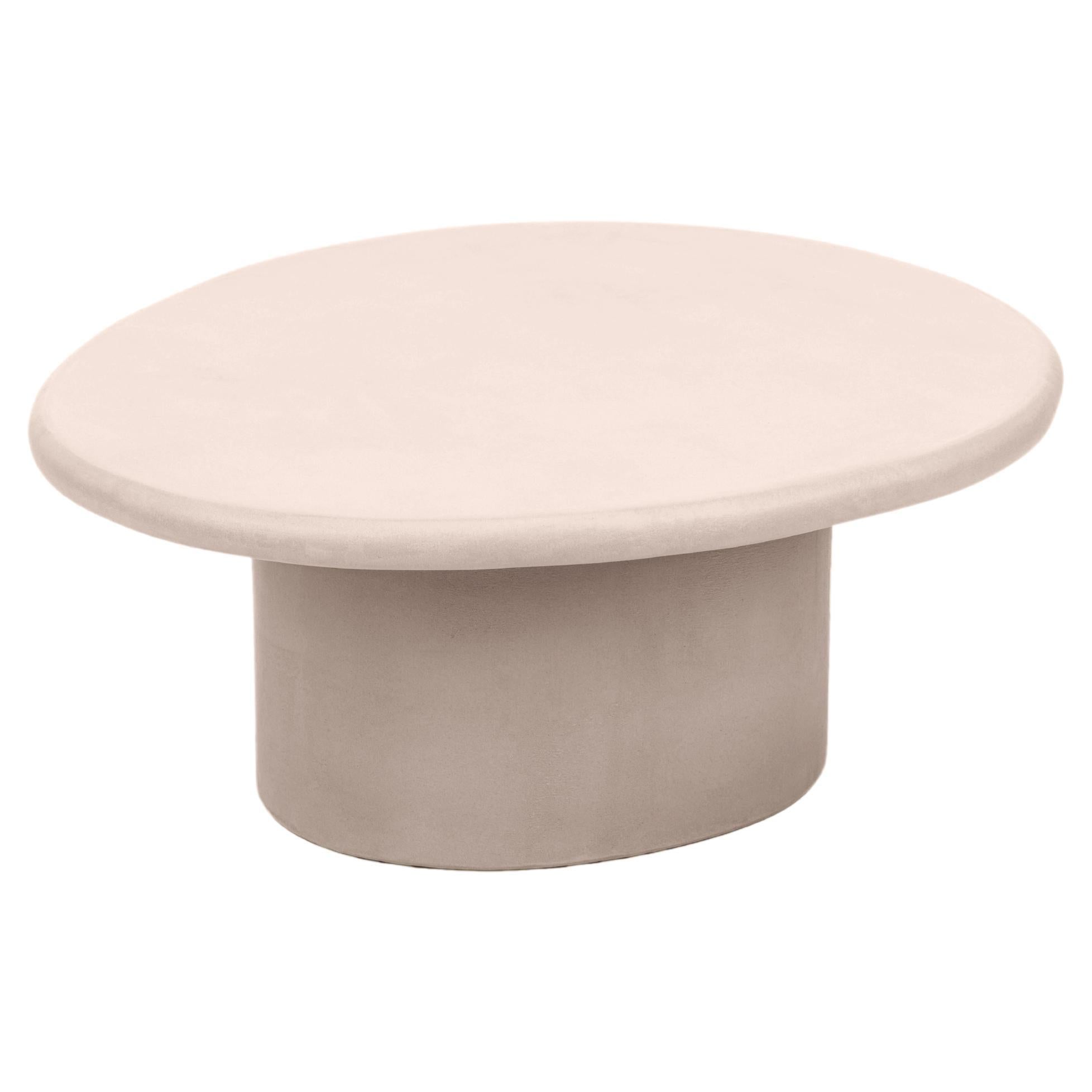 Table basse contemporaine en plâtre naturel organique "Sami" par Isabelle Beaumont