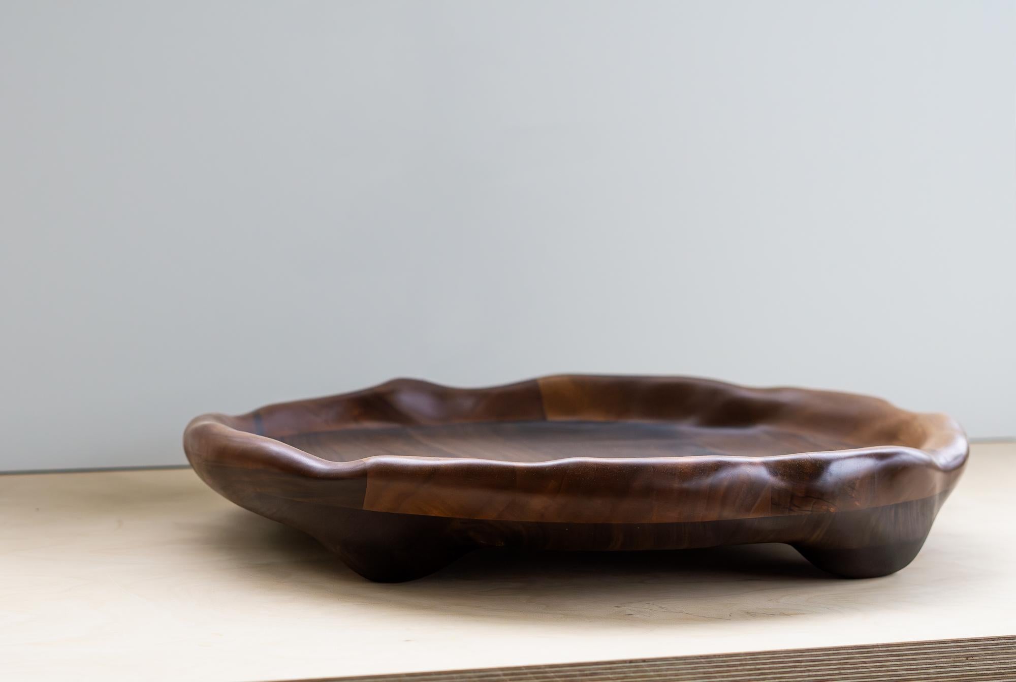 Organic Shaped Serving Tray in Walnut Wood In New Condition For Sale In Waiblingen, BW