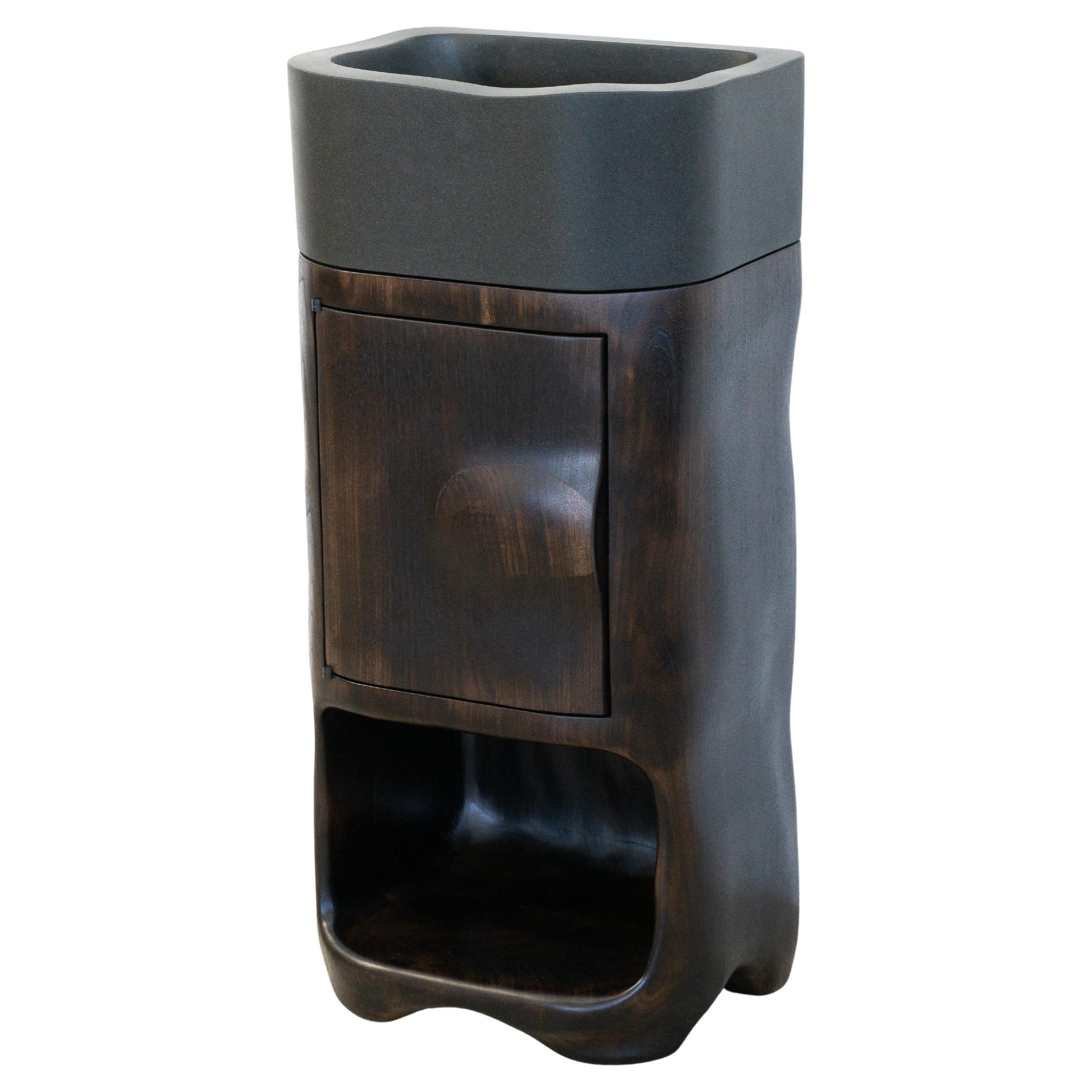 Vanity a forma di organica in legno di noce carbonizzato con lavabo in pietra in vendita
