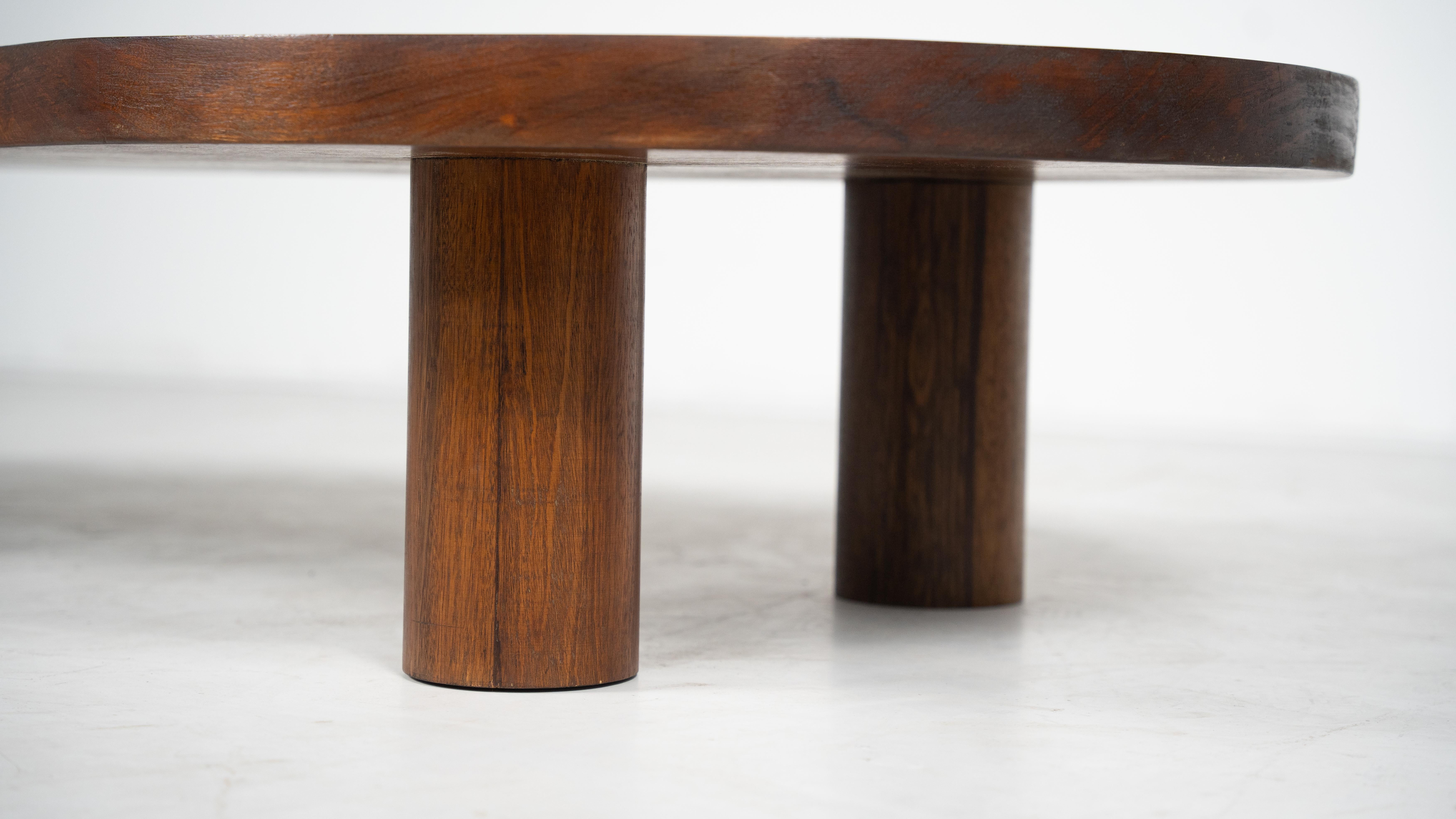 Organic Shaped Wooden Coffee Table, Contemporary In New Condition In Brussels, BE