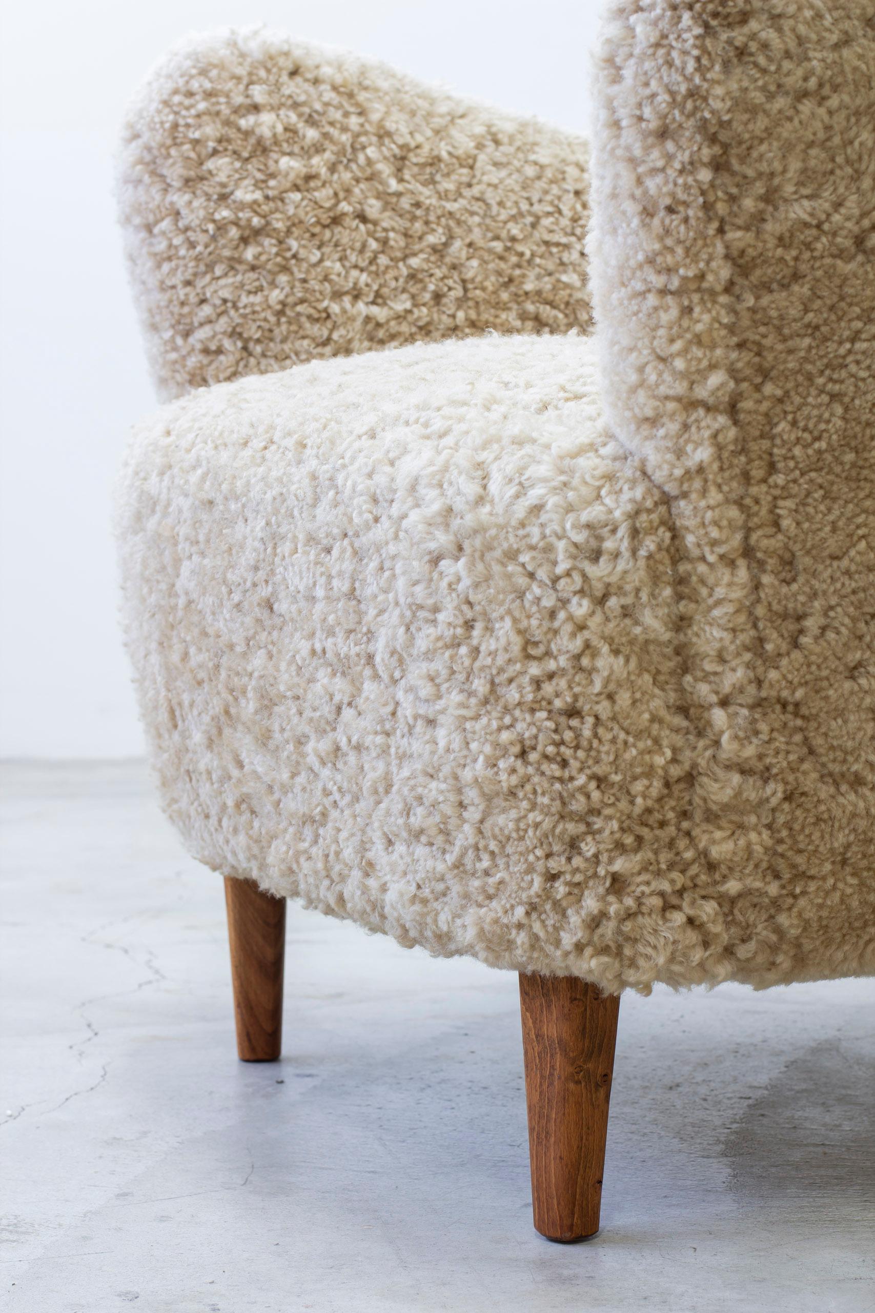 Organic sheepskin lounge chair in the style of Finn Juhl 6