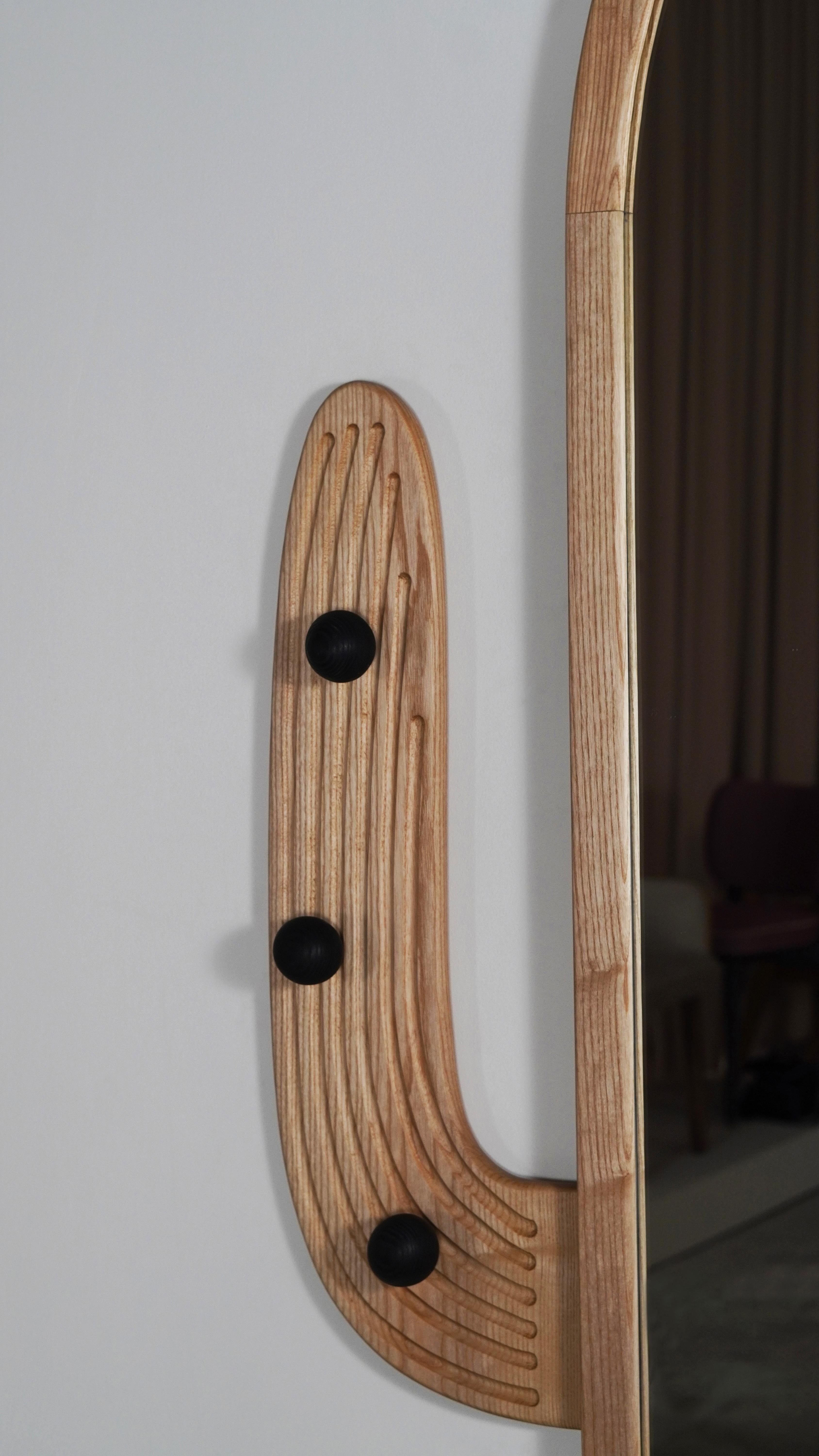 Indiano Specchio a pavimento e a parete in legno massiccio con cactus, Wood Modern in vendita