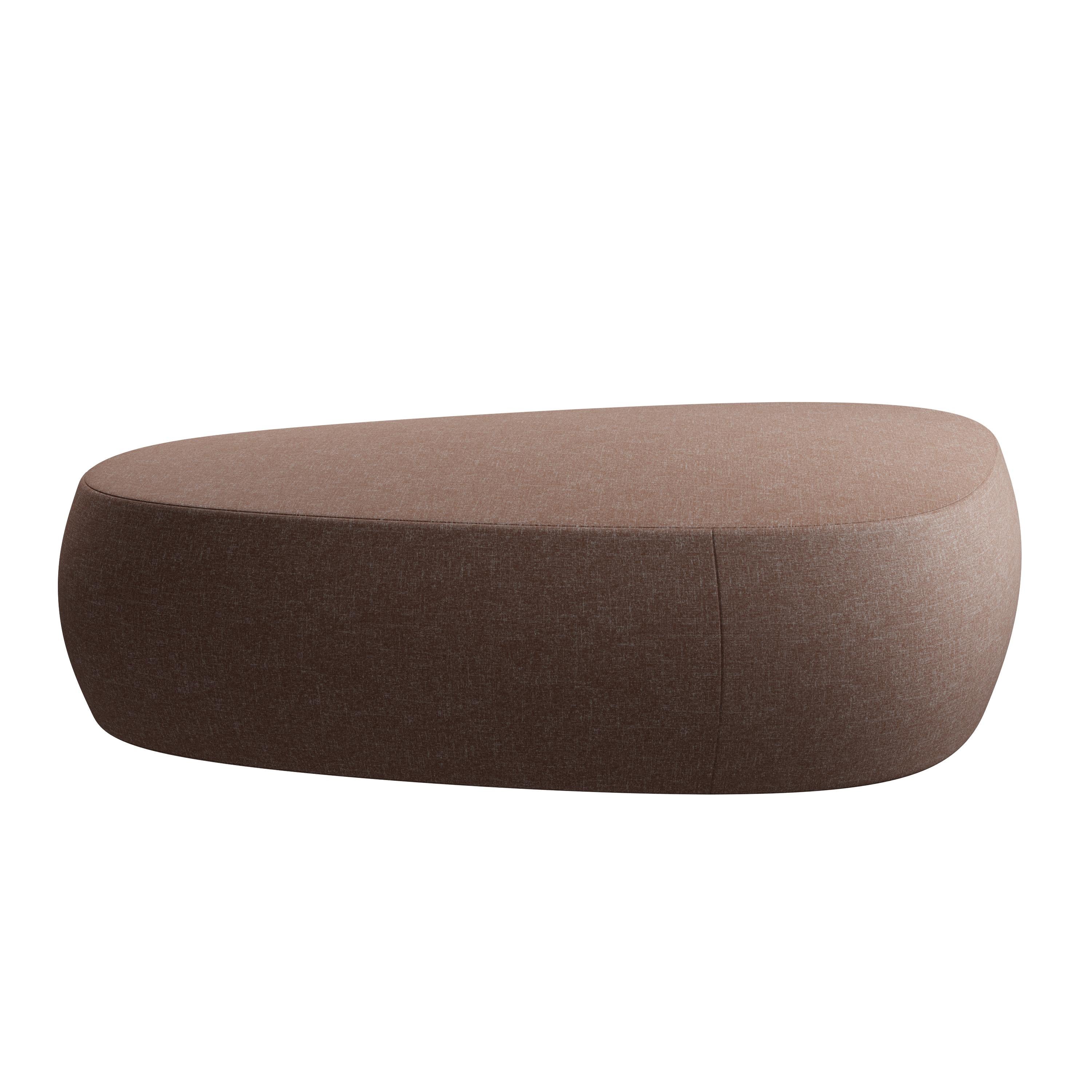 Inspiré par les formes triangulaires sculptées par l'érosion sur les pierres des rivières, le Stons Ottoman '150 allie un design moderne à une touche de monde naturel.

Disponible sous forme de pouf ou d'ottomans, et en quatre tailles différentes