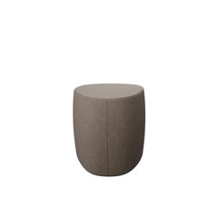 Puf orgánico Stons '52 en tejido liso topo hecho a mano por Murmurio