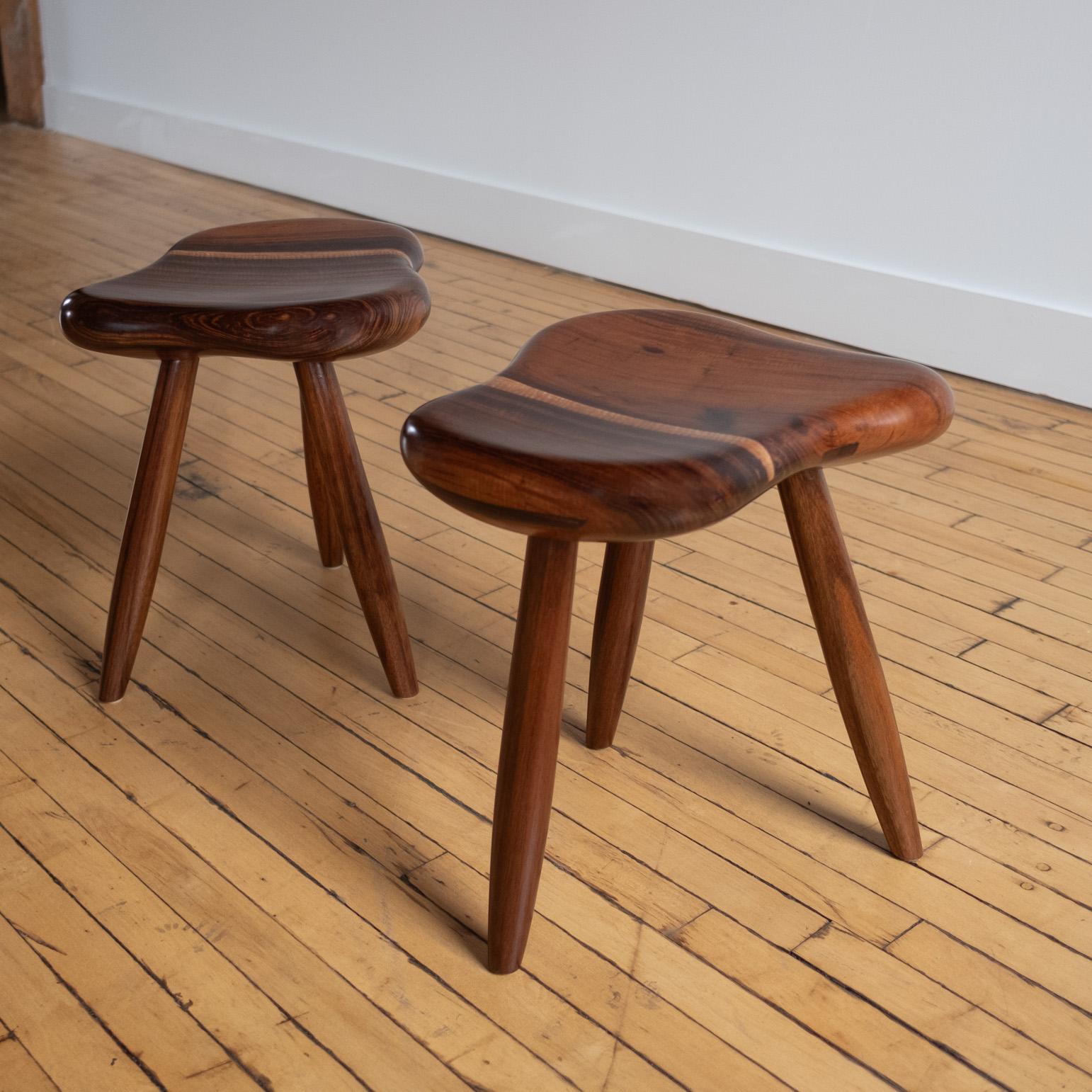 Tabouret organique à la manière d'Alexandre Noll Neuf - En vente à New York, NY