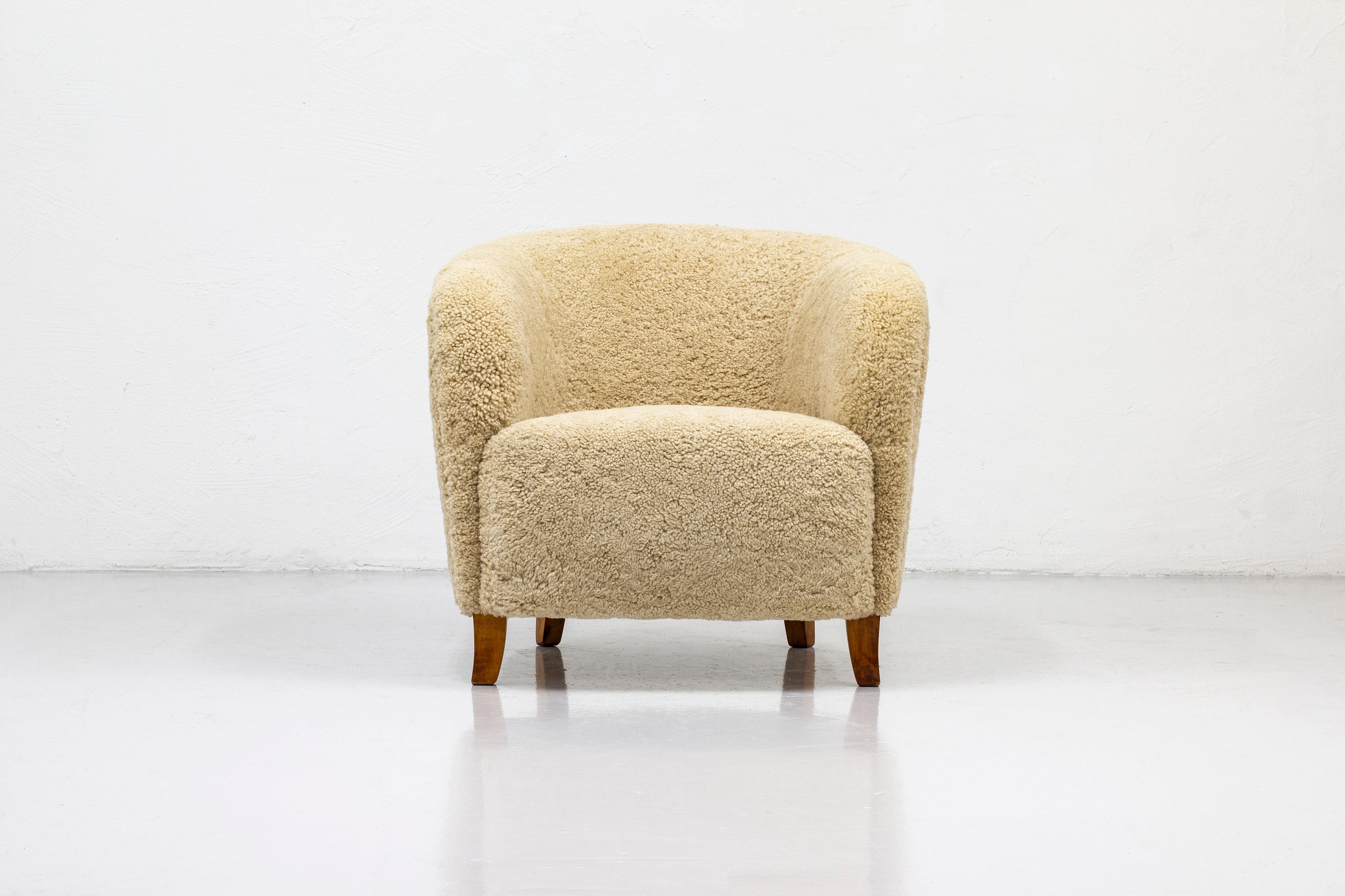 Mid-20th Century Organic Swedish Modern Lounge Chair with Sheepskin Upholstery, Sweden, 1940s