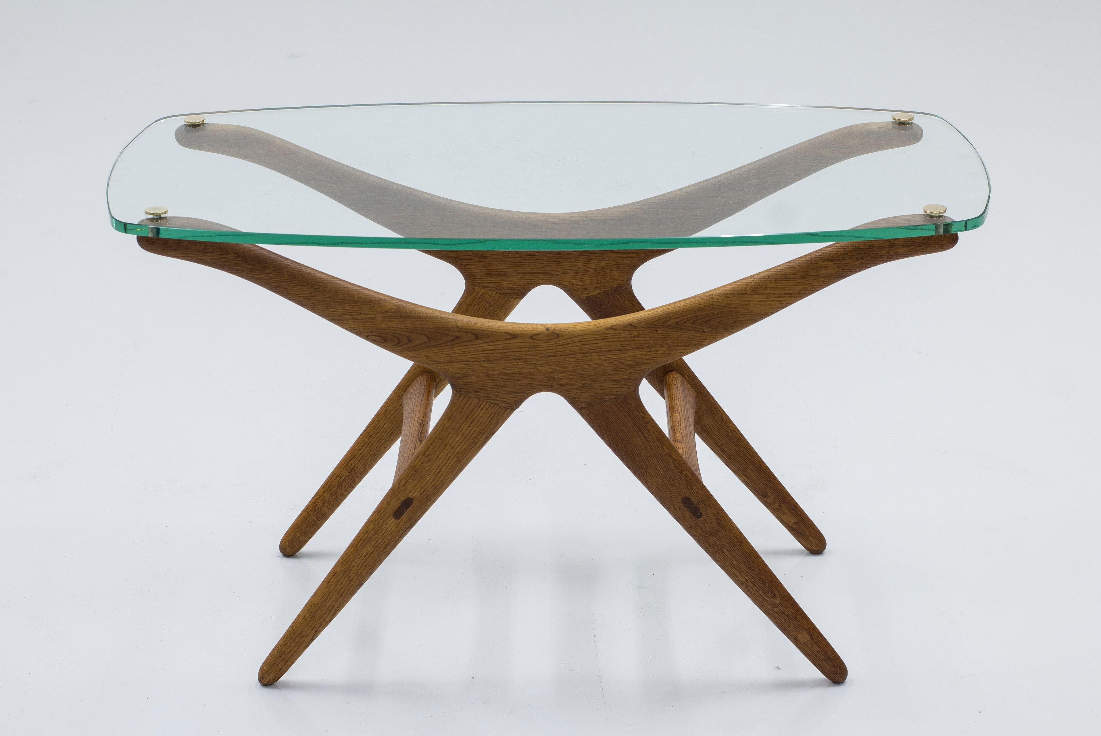 Scandinavian Modern Organic table by H. Brockman Petersen, cabinetmaker Louis G. Thiersen & Søn For Sale