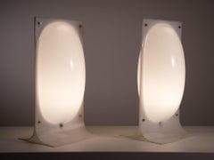 Lámpara de mesa orgánica de acrílico, Percival Lafer, Brasileña Moderna de mediados de siglo