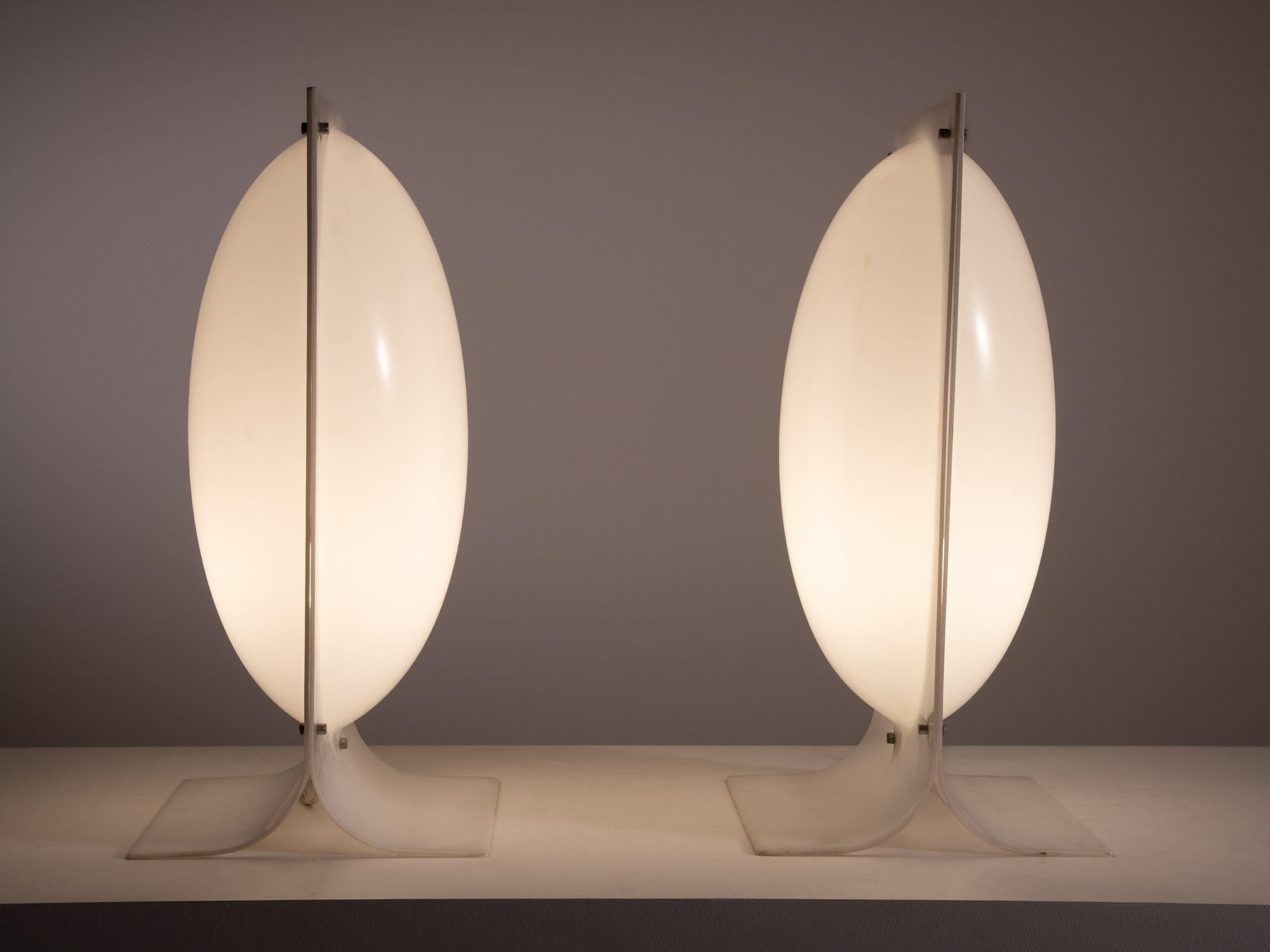 Organic Table Lamp in Acrylic, Percival Lafer, Brazilian Mid-Century Modern For Sale 2