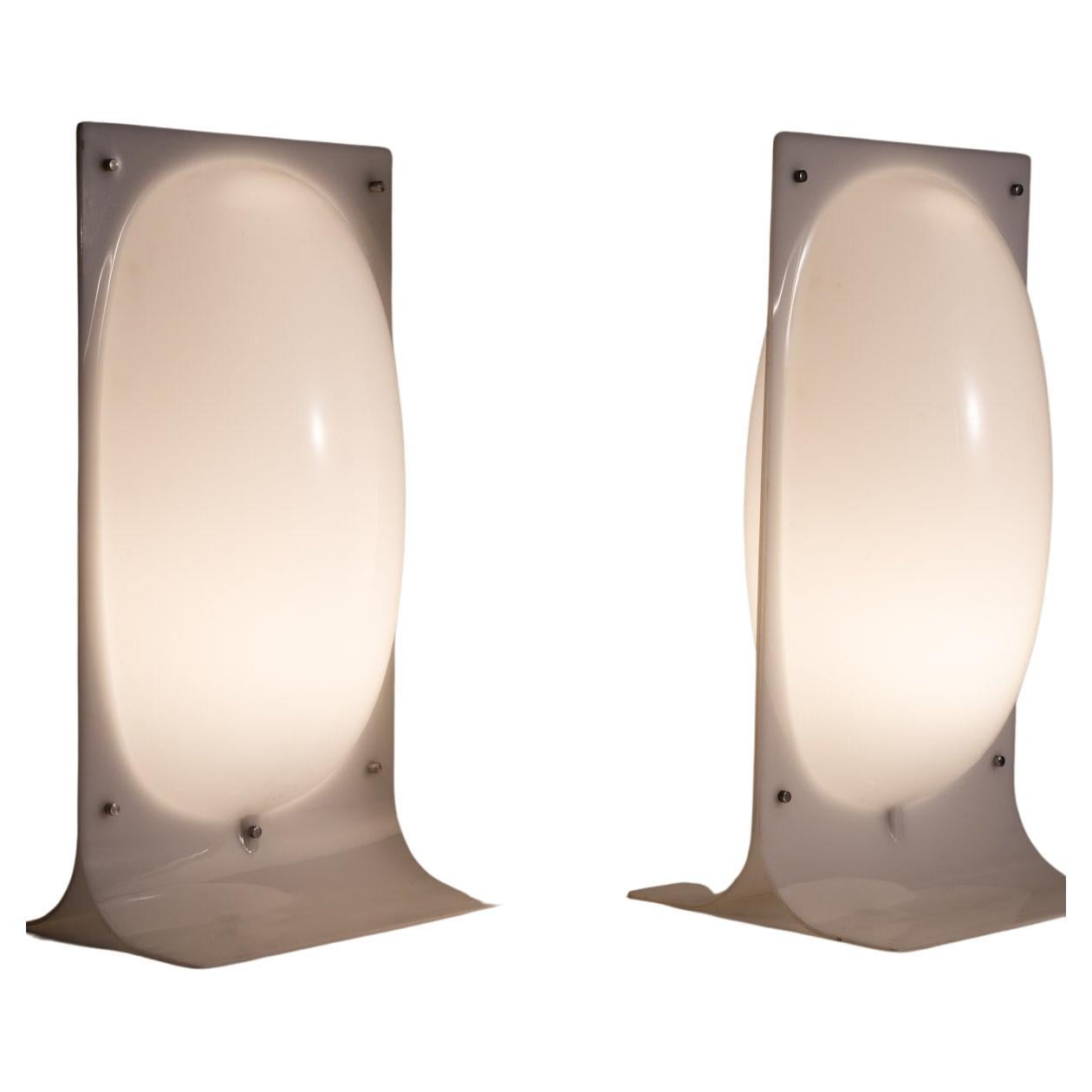 Organic Table Lamp in Acrylic, Percival Lafer, Brazilian Mid-Century Modern For Sale