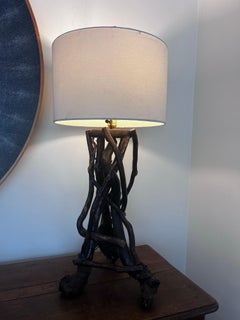 Lámpara de sobremesa orgánica de raíz de árbol/rama