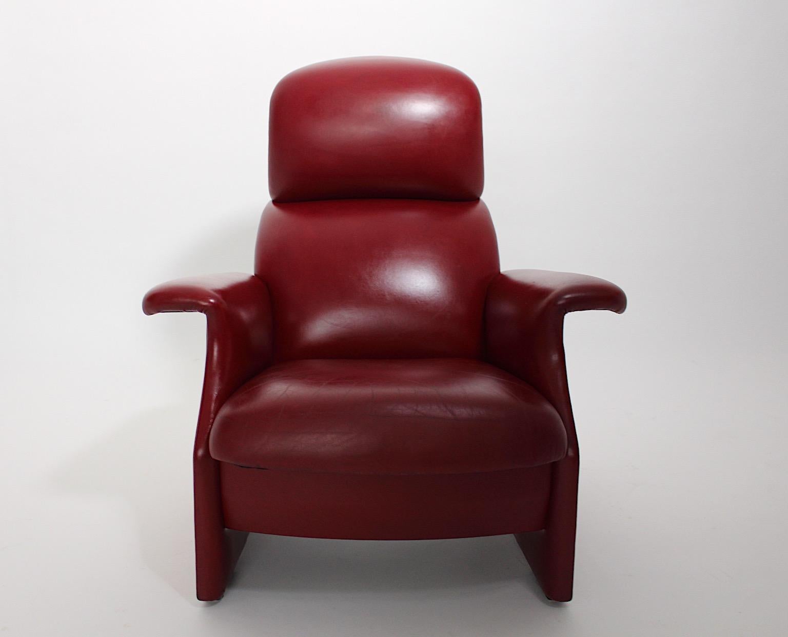 Organic Vintage Sculptural Red Lounge Chair by Achille & Piero Castiglioni 1960s For Sale 2