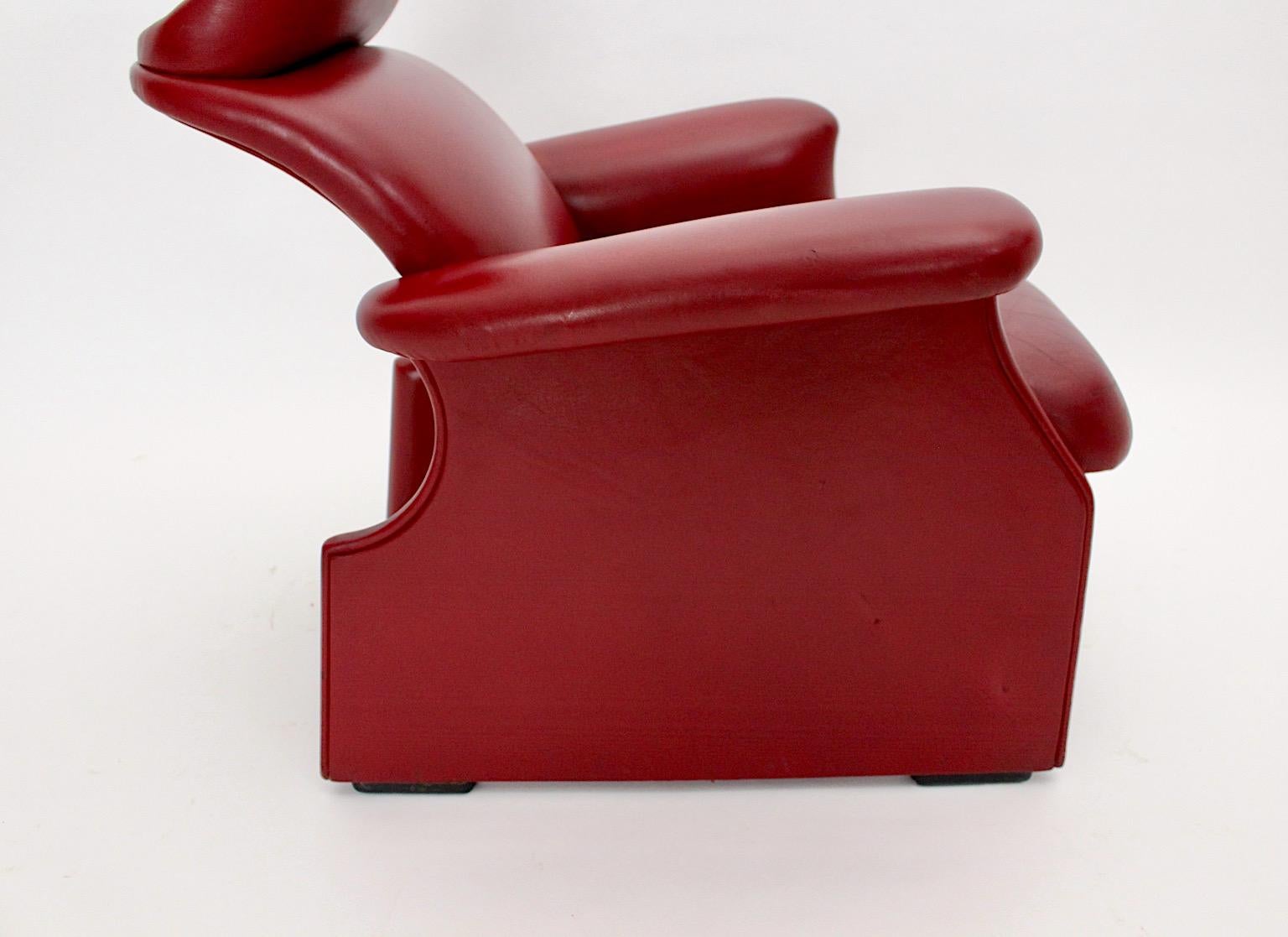 Organic Vintage Sculptural Red Lounge Chair by Achille & Piero Castiglioni 1960s For Sale 5