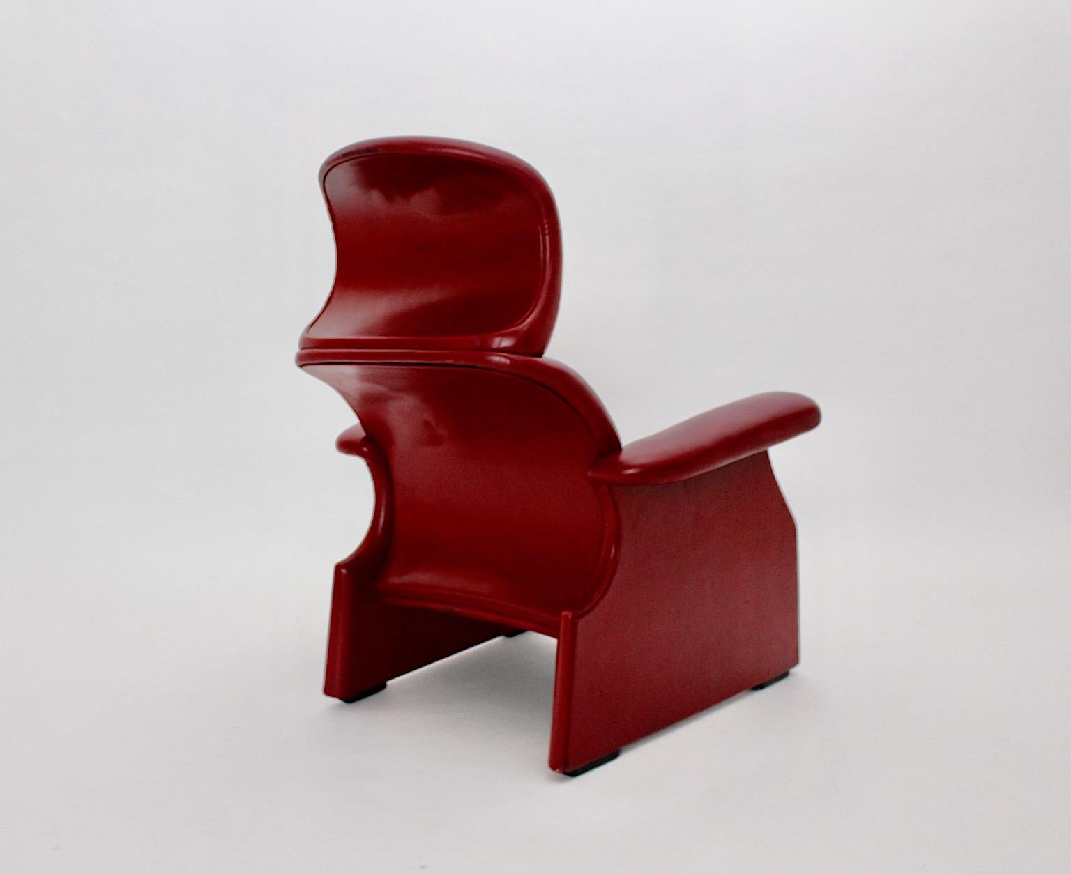 Organic Vintage Sculptural Red Lounge Chair by Achille & Piero Castiglioni 1960s For Sale 1