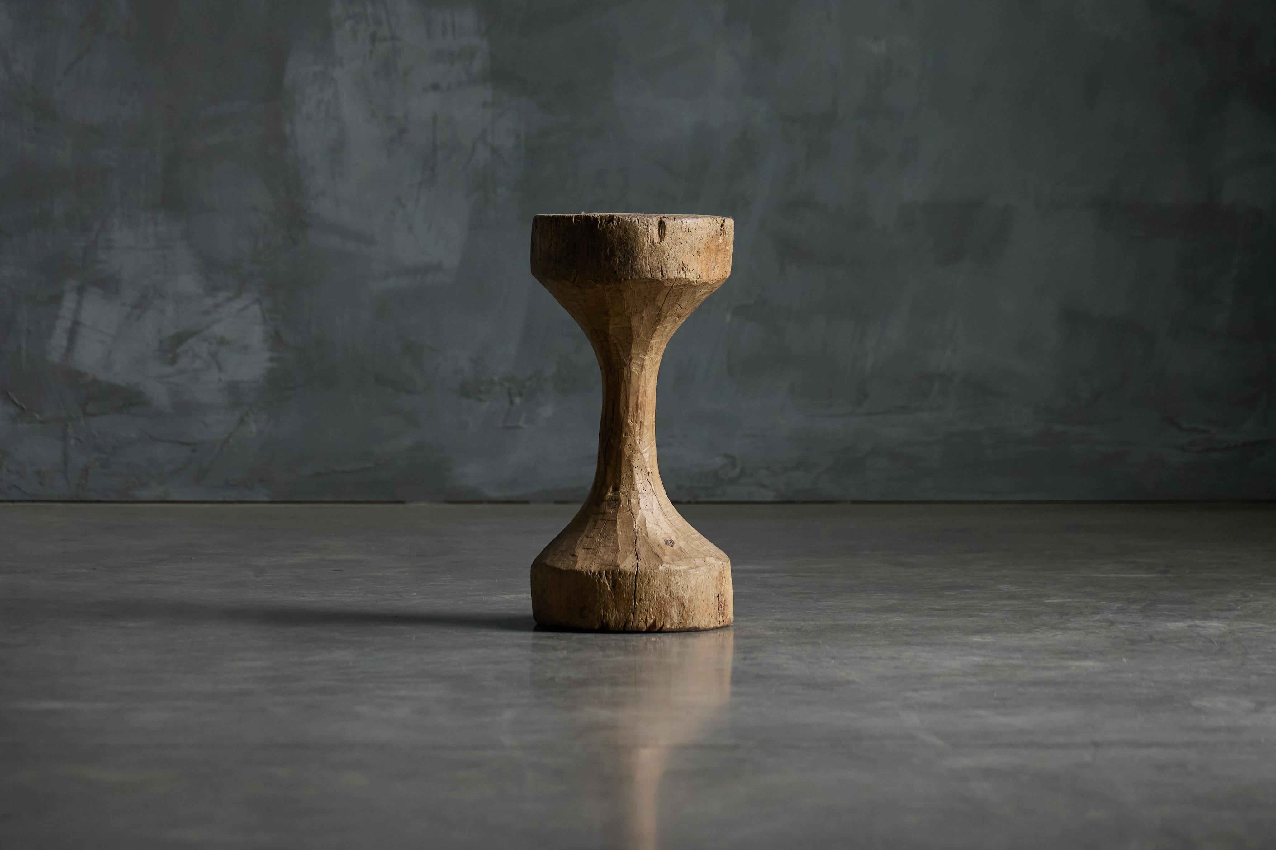 Taburete orgánico Wabi Sabi, Francia, Siglo XIX en Excelente estado para la venta en Antwerp, BE