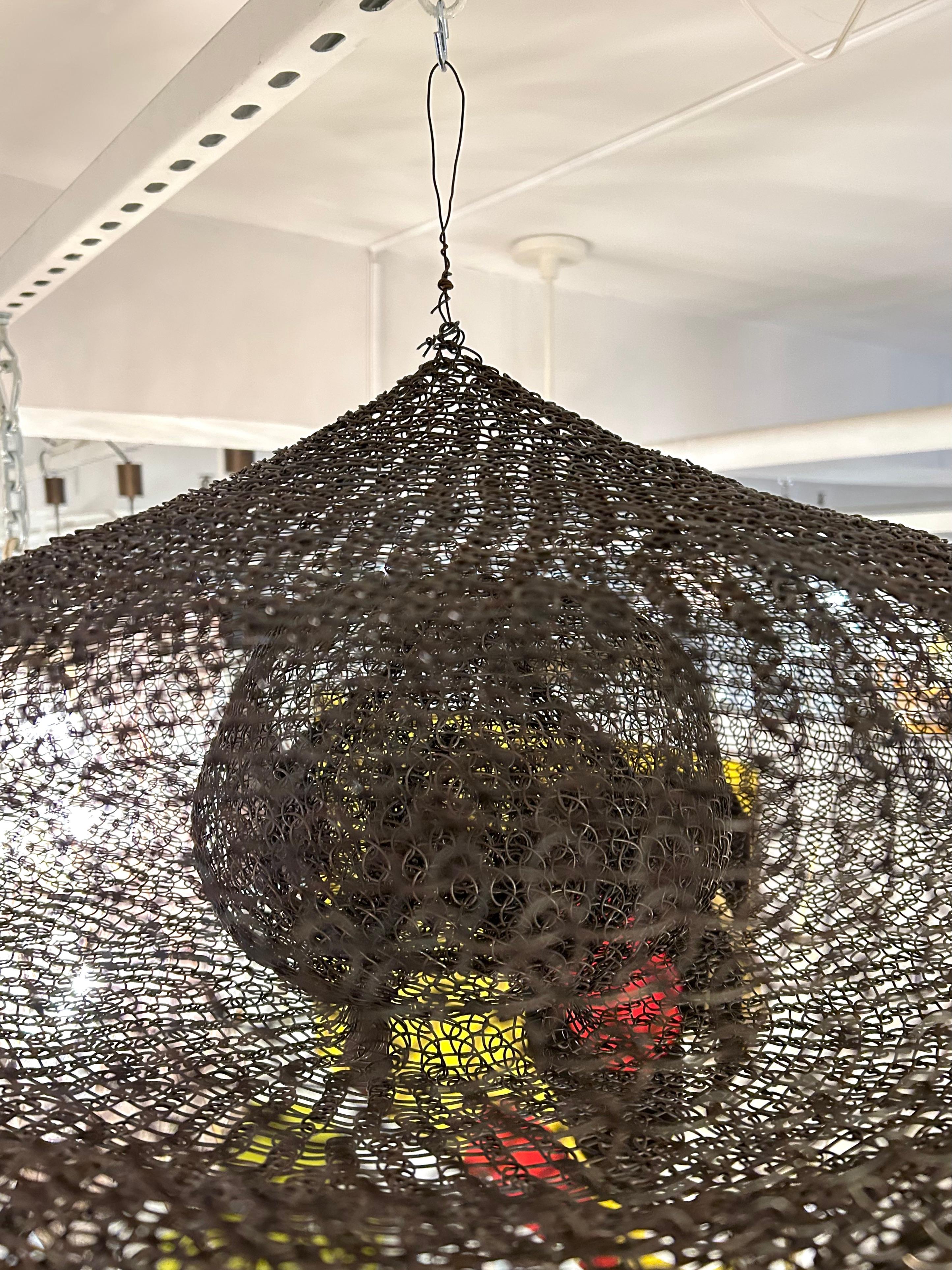 Fil di ferro Scultura organica in filo metallico intrecciato di Ulrikk Dufosse in vendita