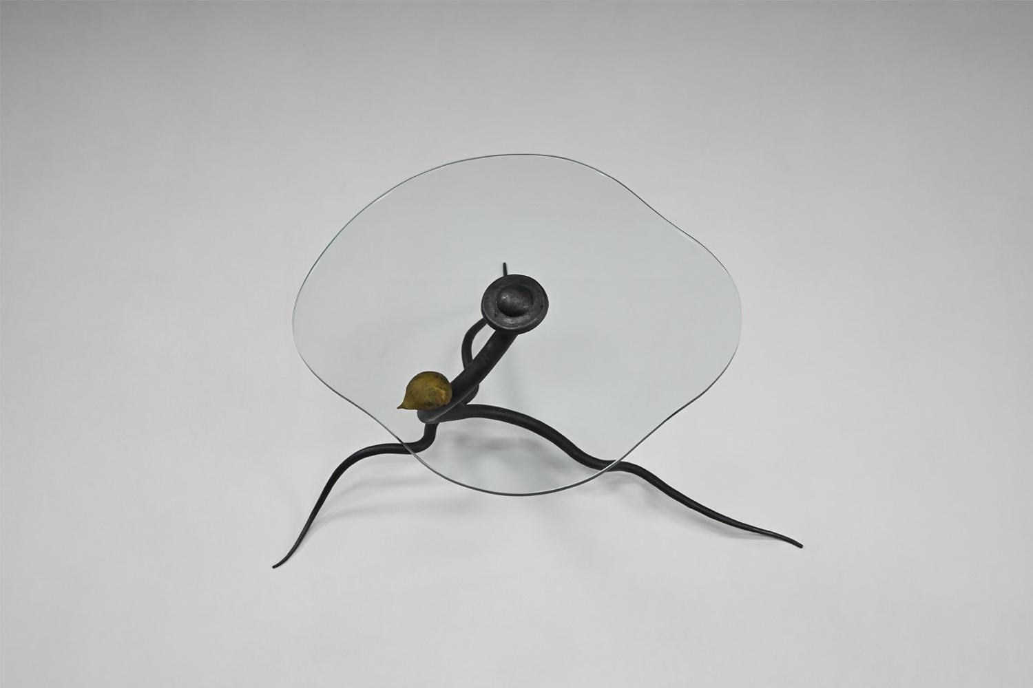 Organic wrought iron side table, 1970s Belgium. In Good Condition For Sale In Landgraaf, NL