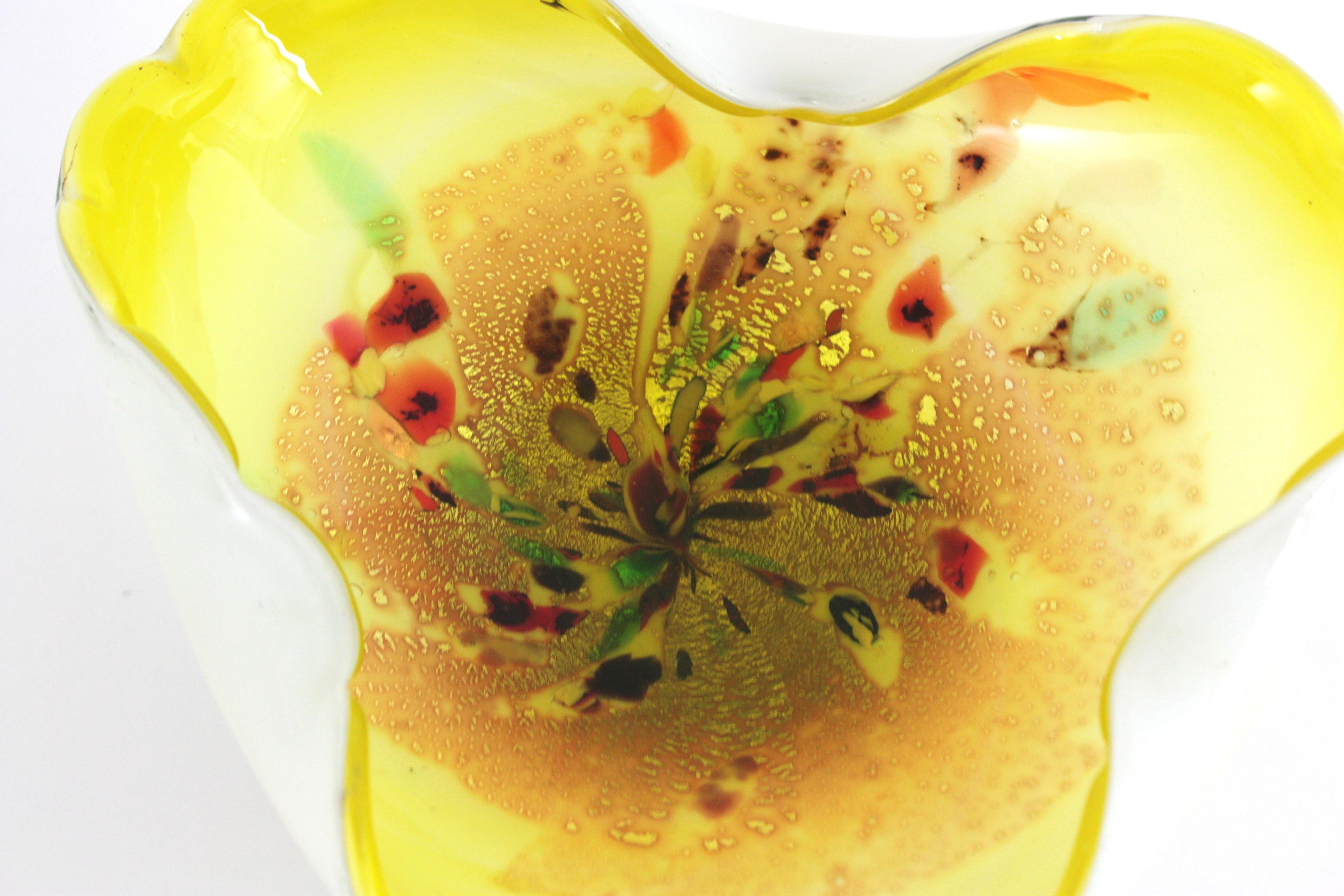 Bio Gelb Weiß Murano Multicolor Murrine Italienische Kunstglasschale (Moderne der Mitte des Jahrhunderts) im Angebot