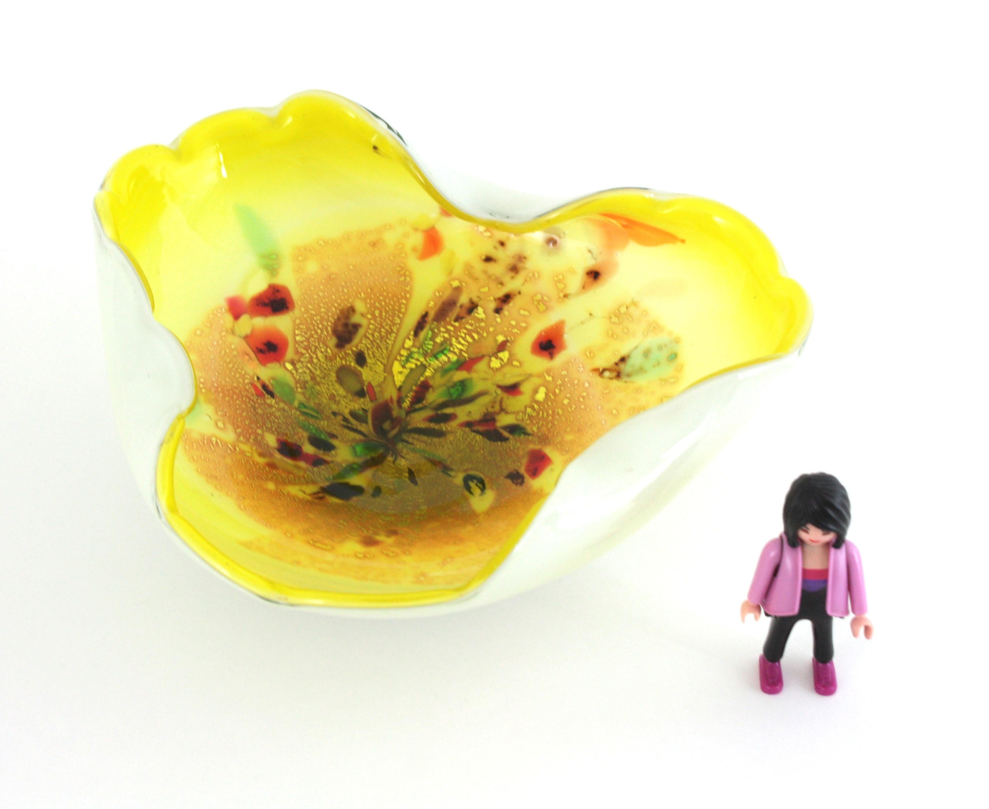 Bio Gelb Weiß Murano Multicolor Murrine Italienische Kunstglasschale im Zustand „Hervorragend“ im Angebot in Barcelona, ES