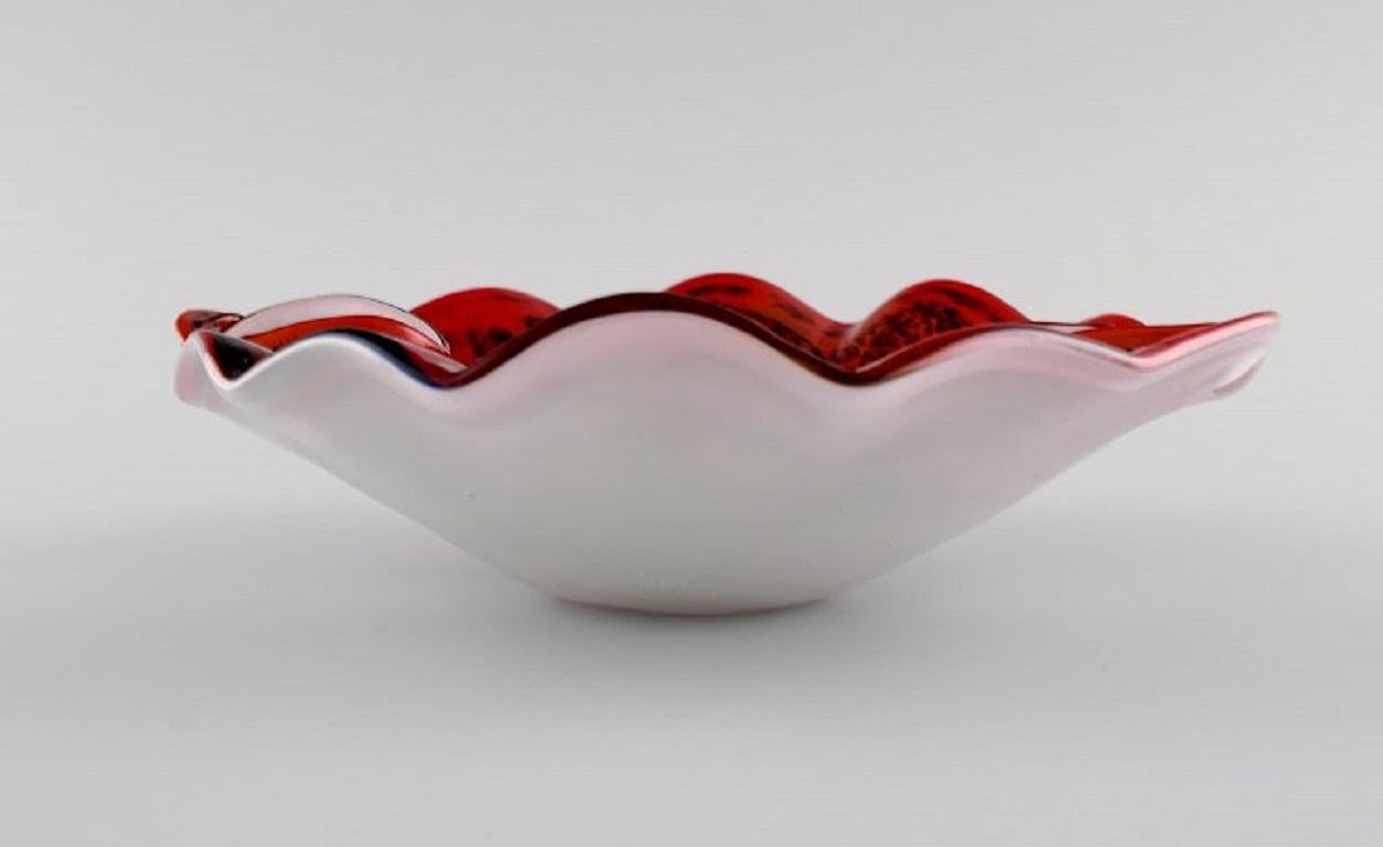 Organically Shaped Murano Bowl in Mouth Blown Art Glass, 1960s In Excellent Condition For Sale In Copenhagen, DK