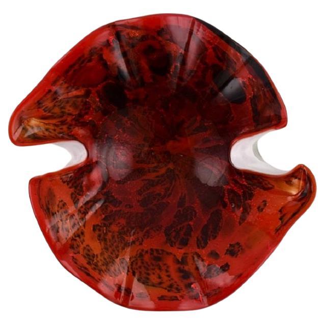 Bol en verre d'art soufflé à la bouche de Murano de forme organique, années 1960