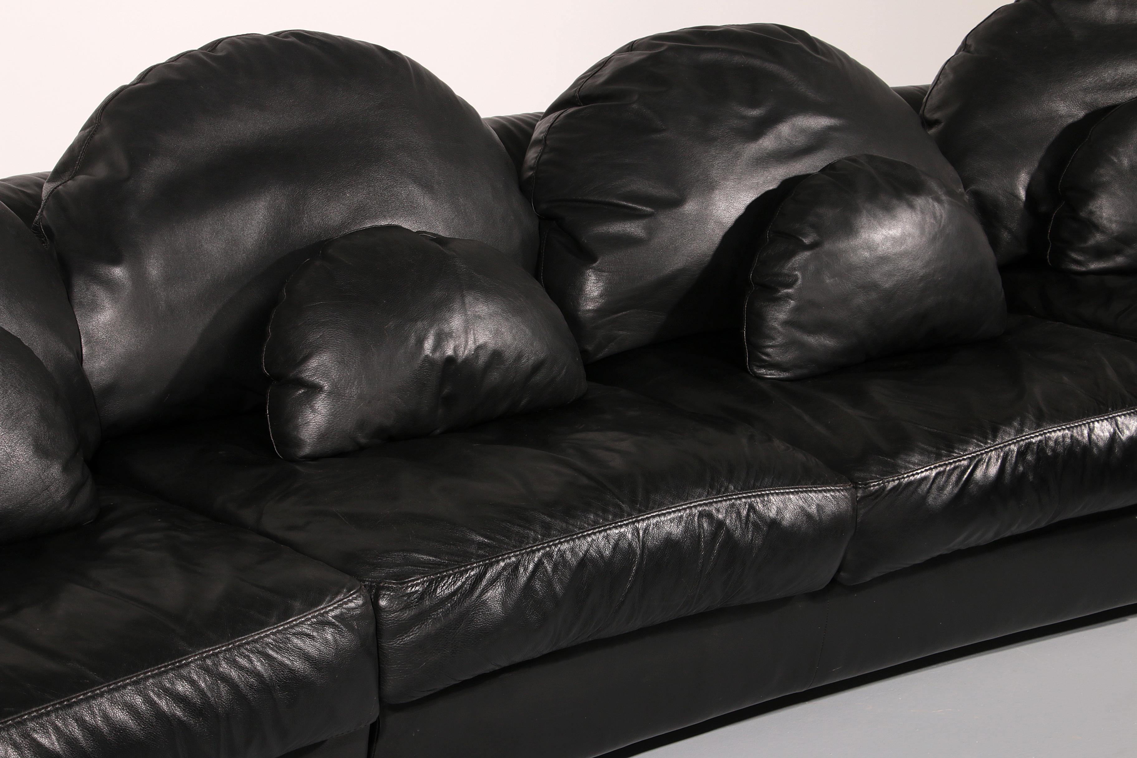 Organically Shaped Post-Modern Sectional Sofa in Black Leather Cuero en venta