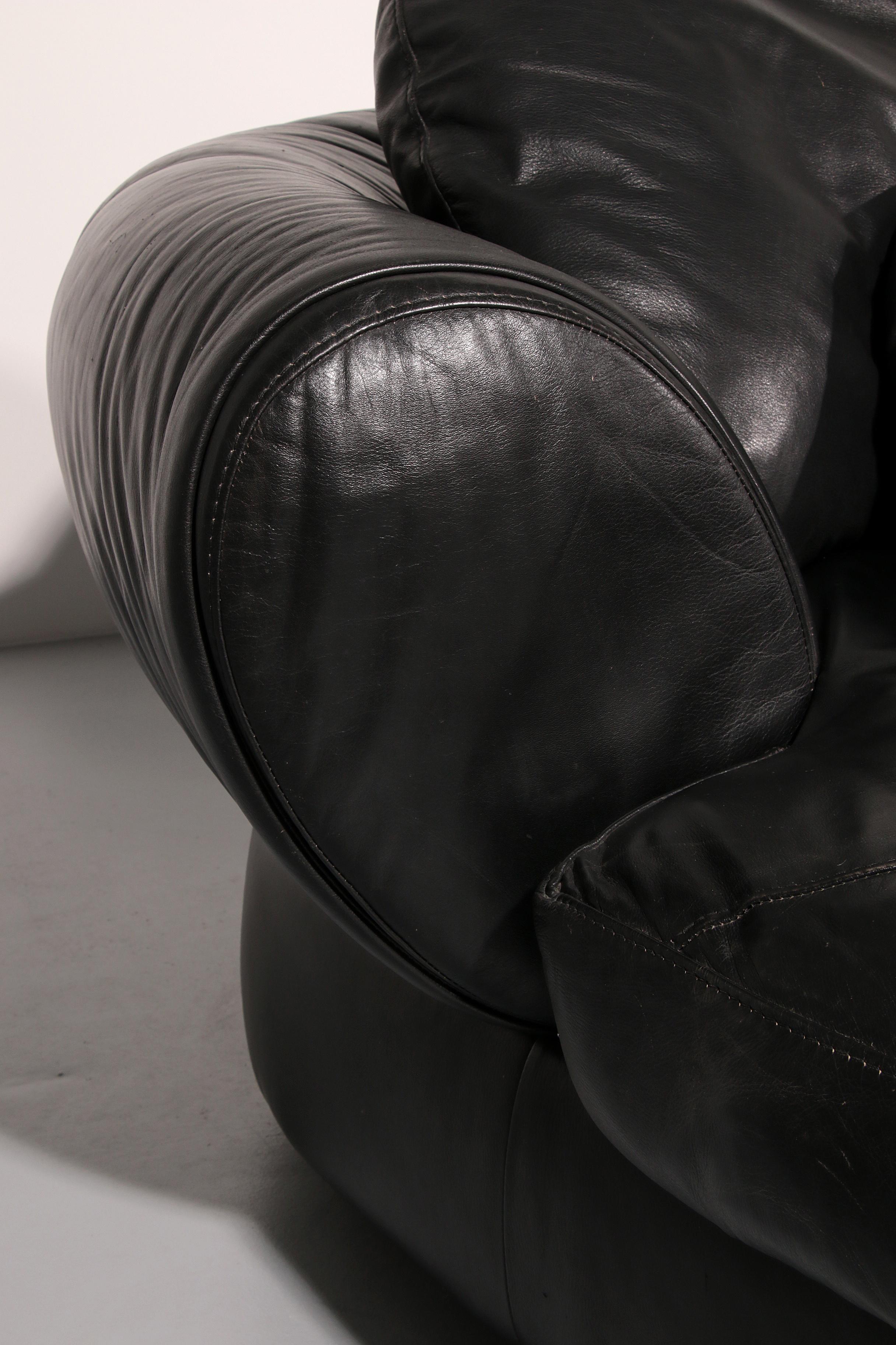 Organically Shaped Post-Modern Sectional Sofa in Black Leather en venta 2